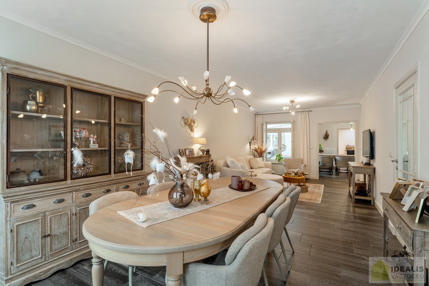 IDEALIS VASTGOED – Prachtige, stijlvolle woning mét B&B-gedeelte, van maar liefst +-315m² foto 13