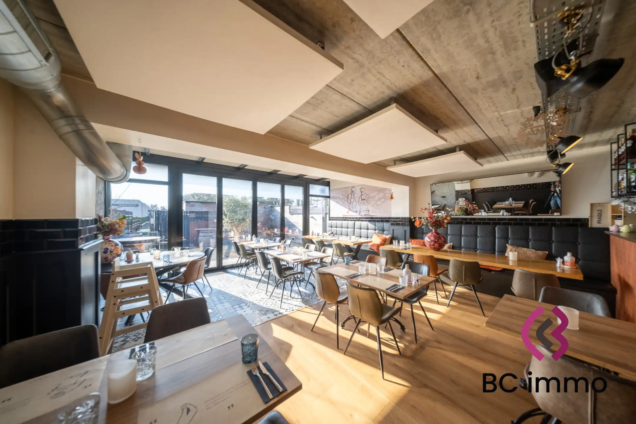 Verhuurde horecazaak met professionele keuken, tuin en ruime bijbouw te koop in Genk foto 13