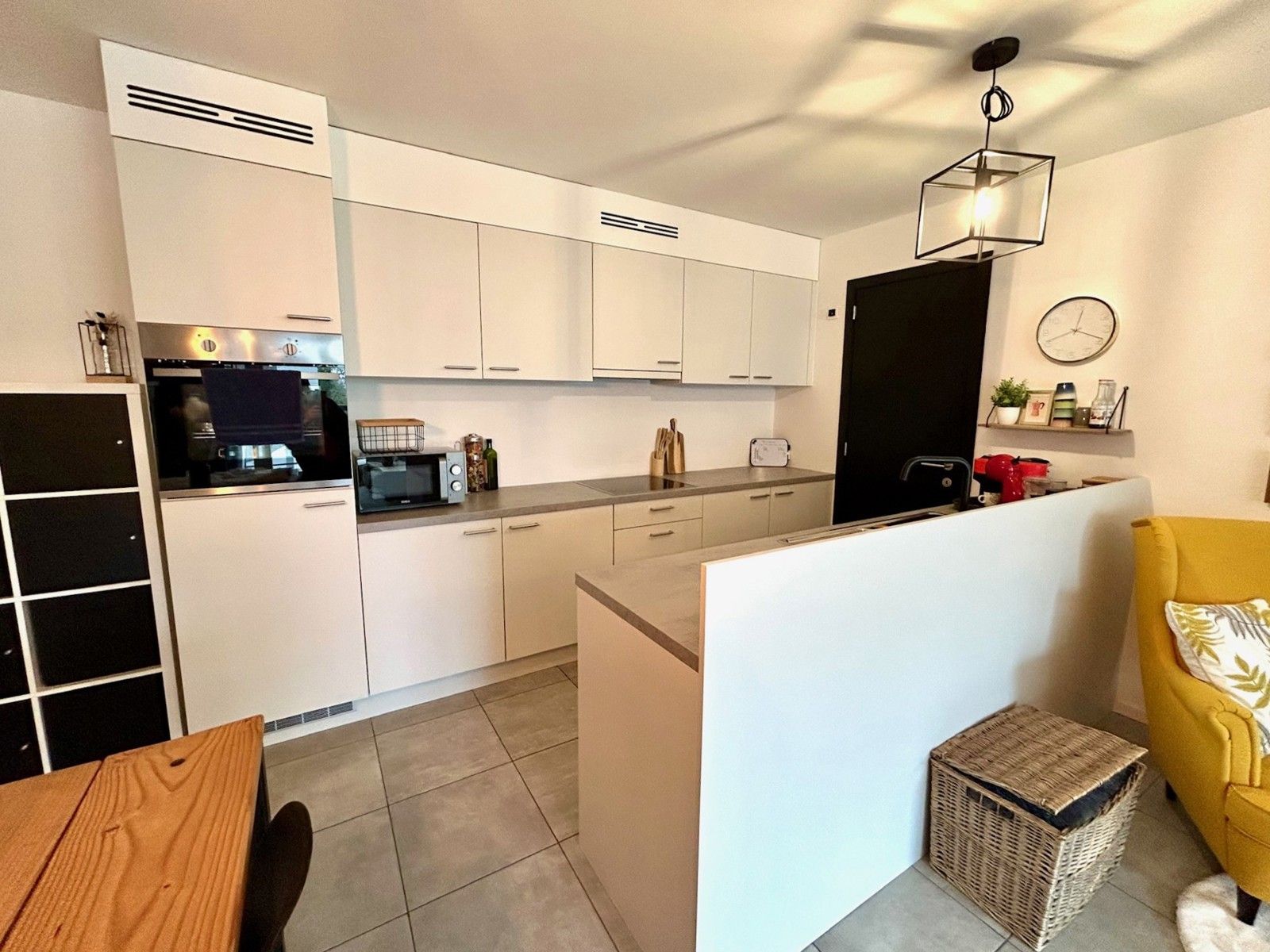 Modern appartement met 2 slaapkamers en terras foto 19