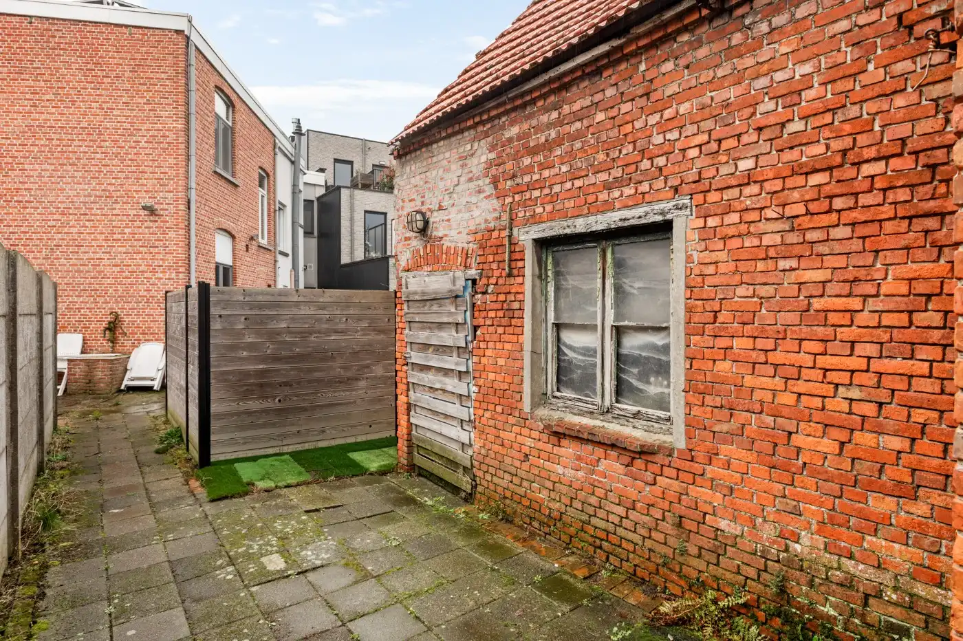 Gesloten bebouwing met 2 slpk., tuinberging en tuin foto 26