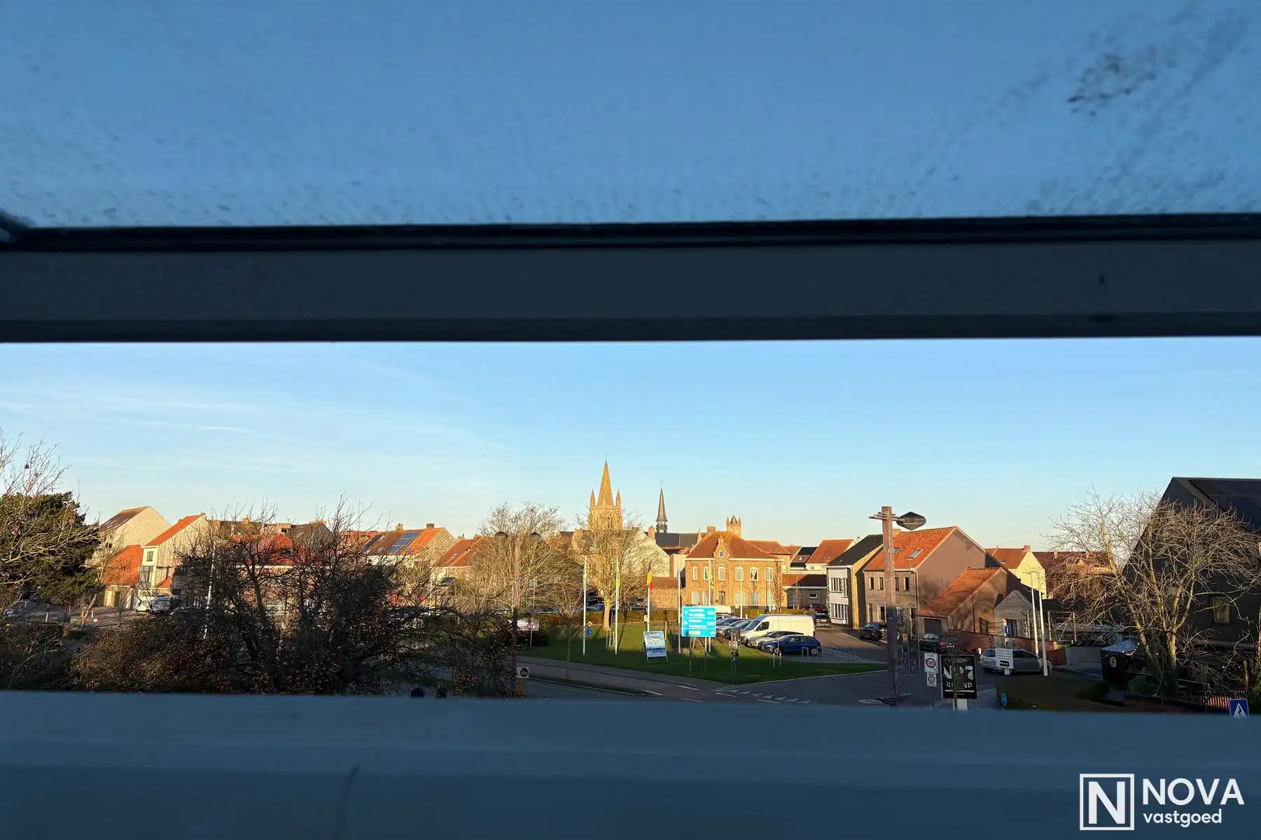 Volledig vernieuwde woning met 3 slaapkamers en tuin. foto 12