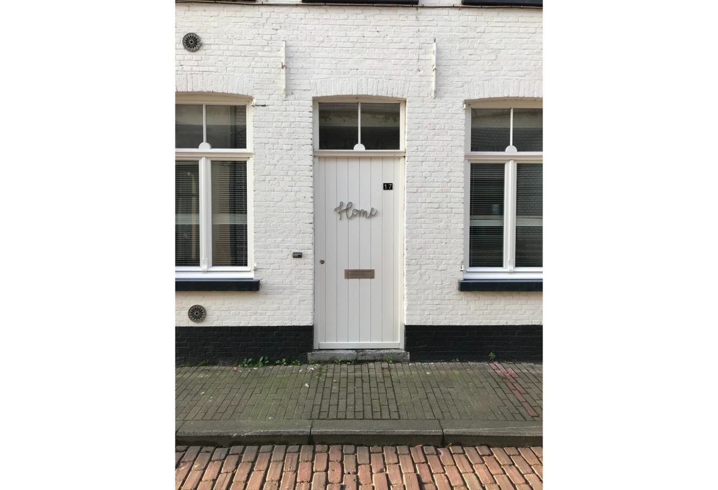 AANTREKKELIJKE woning in het hartje van Dudzele met 3 slaapkamers en tuintje foto 5