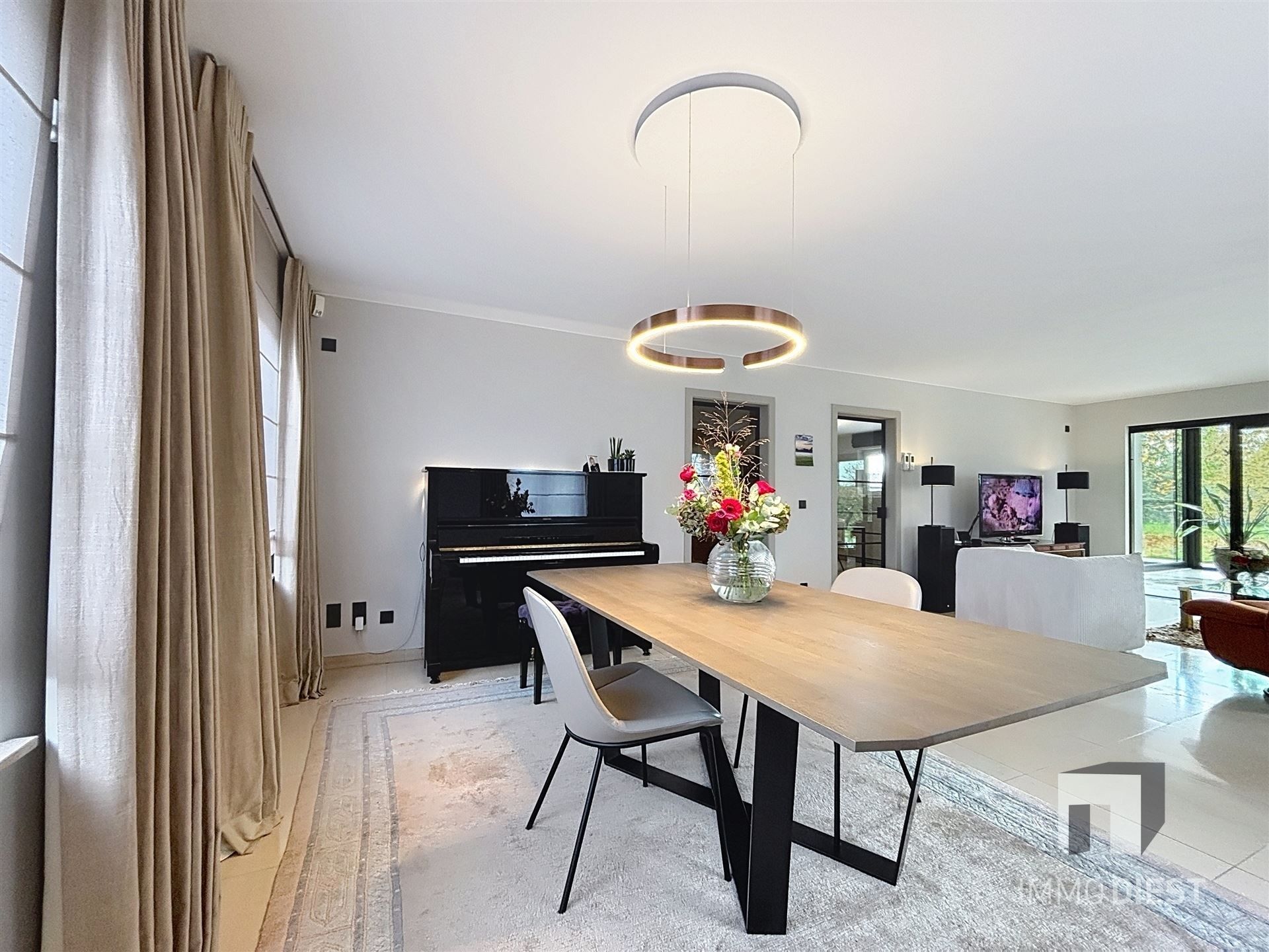 Villa met 5 slpk op 74,11are en zuidgerichte tuin foto 13