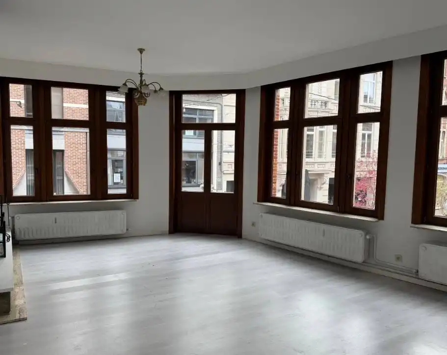 KARAKTERVOL HANDELSPAND MET WOONST foto 4