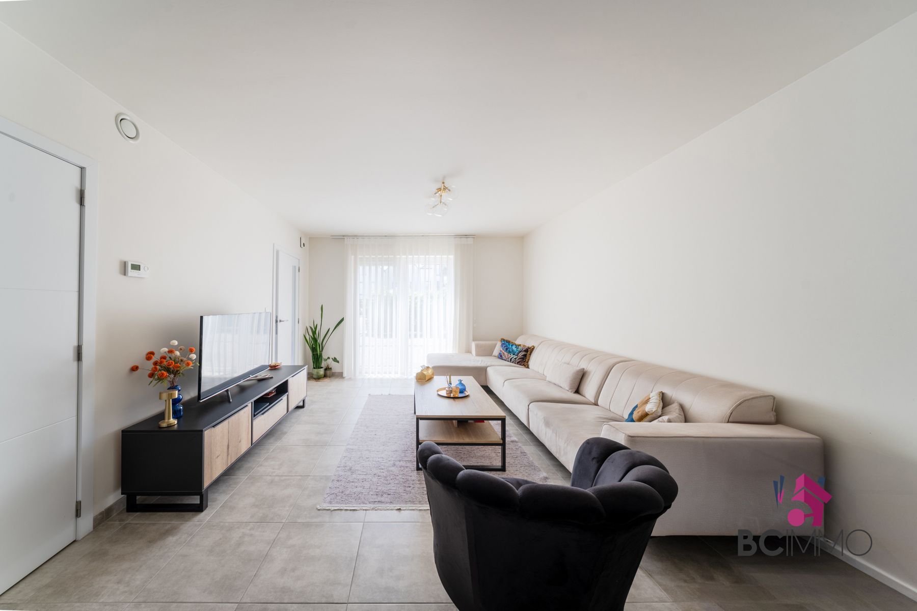 Ruime gezinswoning met 5 slaapkamers en een mooie tuin foto 3