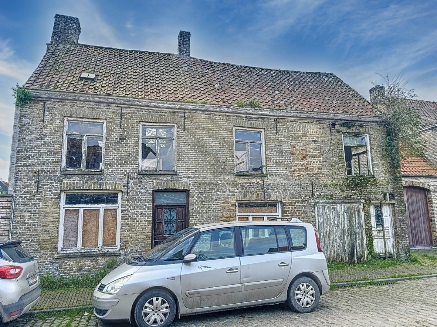 Hoofdfoto van de publicatie: 2 te renoveren woningen met achterliggende tuin