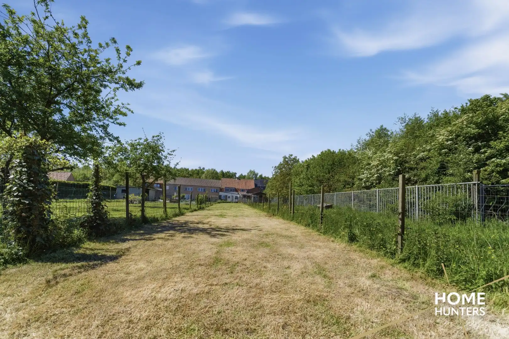 Te renoveren woning met 3 slaapkamers en gigantische tuin in Aalbeke foto 28