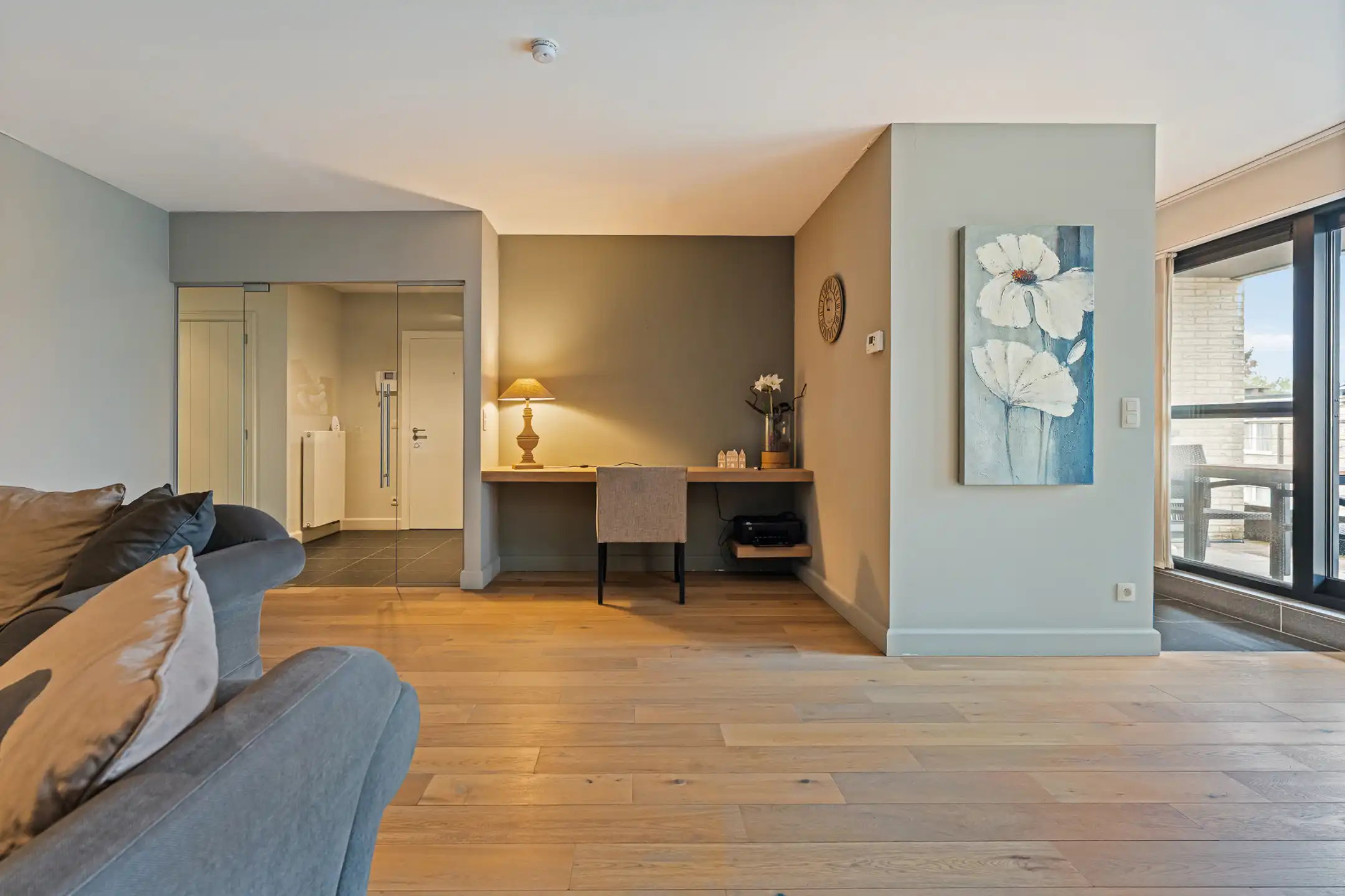Luxe appartement van ca. 150m² met 3 slpk, 2 badk en garage. foto 4