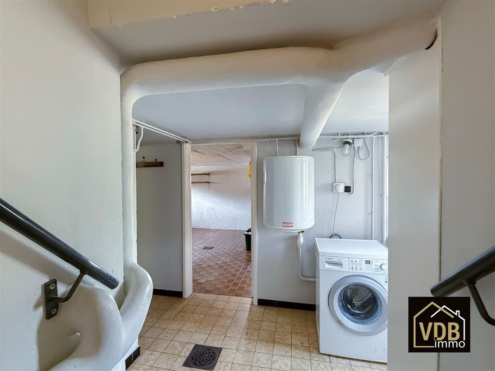 WONING MET 3 SLAAPKAMERS - GARAGE EN LEUKE TUIN foto 47