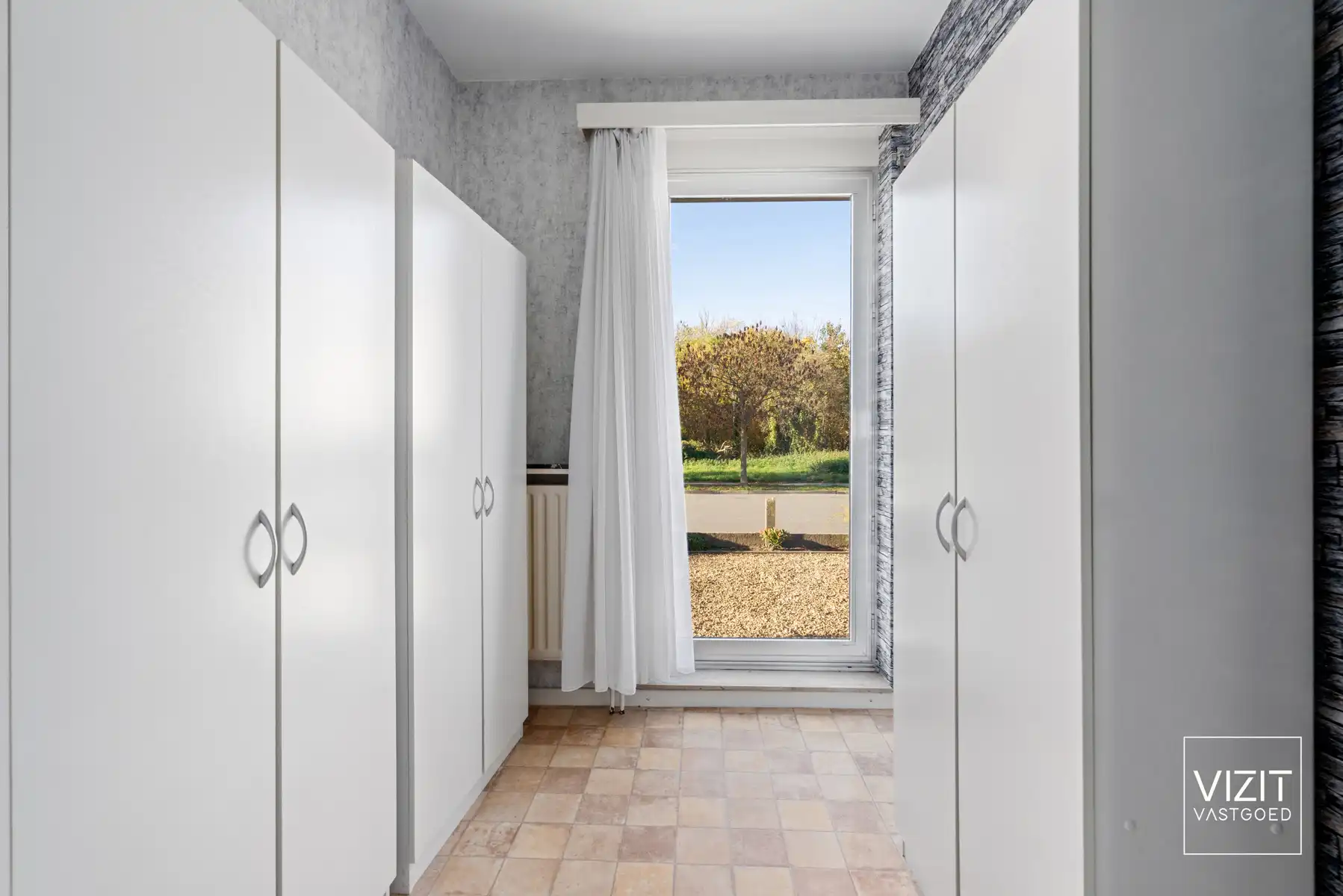 Appartement met 2 slaapkamers en garage. foto 6