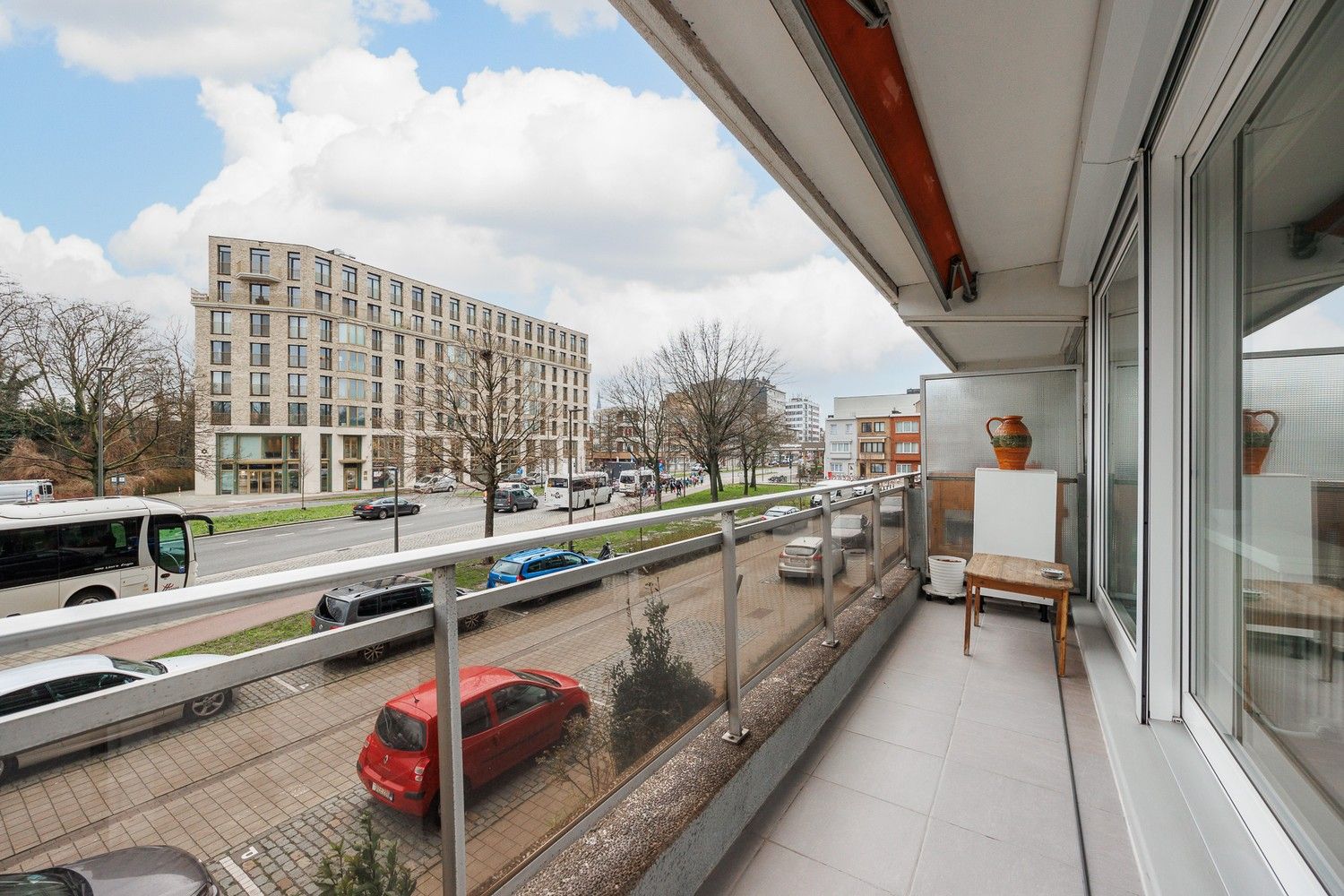 Ruim appartement met 2 slaapkamers en terras op top locatie! foto 5