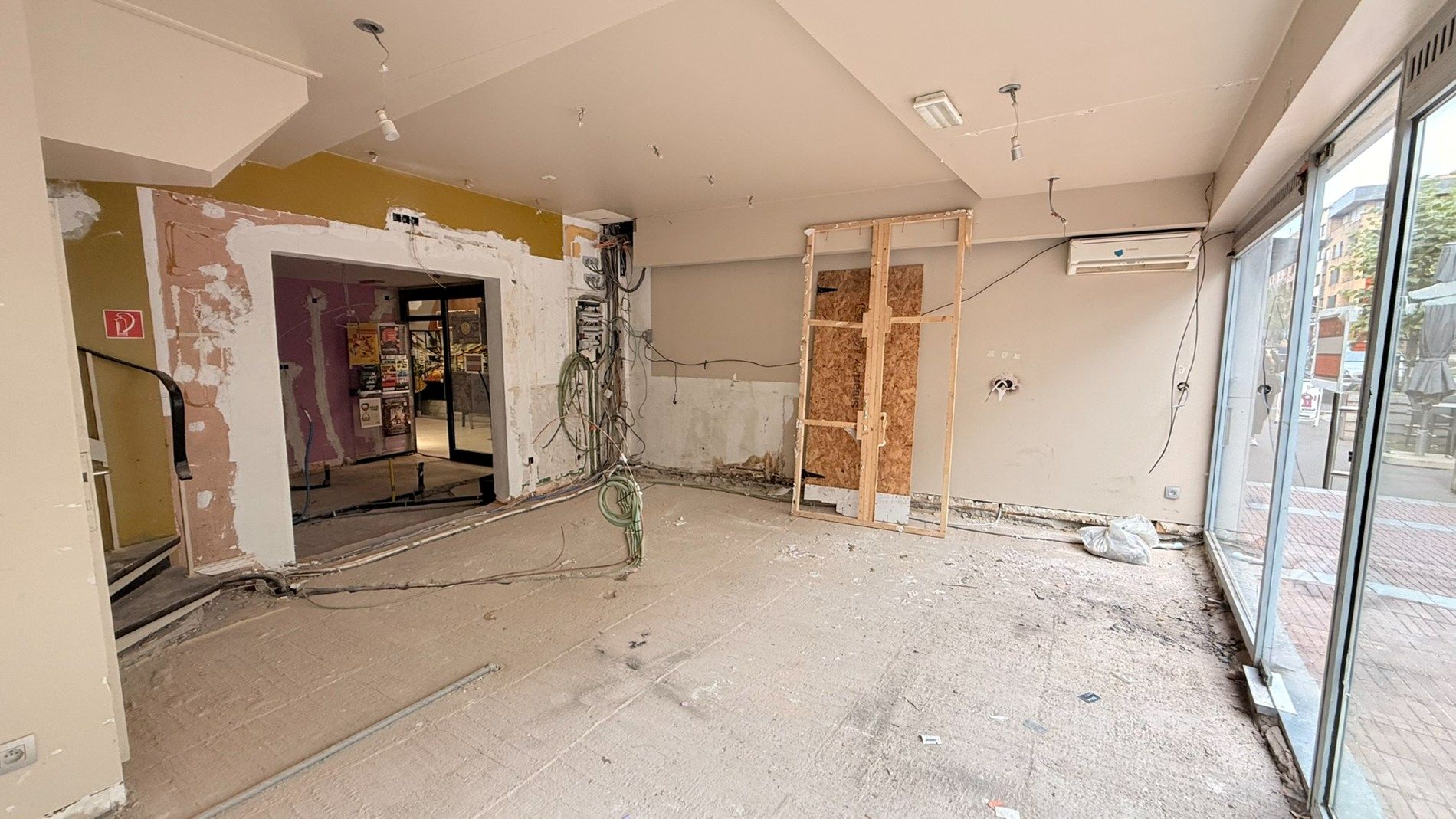 Ruim Duplex Handelspand/Horecapand in Genk-Centrum foto 3