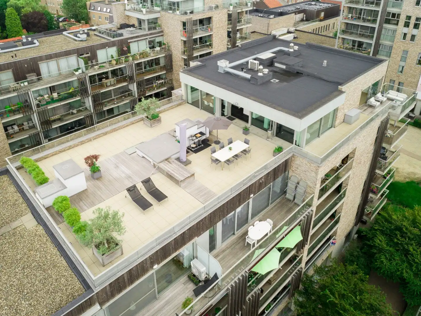 Unieke penthouse met mega-terras en schitterend zicht op de Wallen en de Basiliek van Tongeren foto 26
