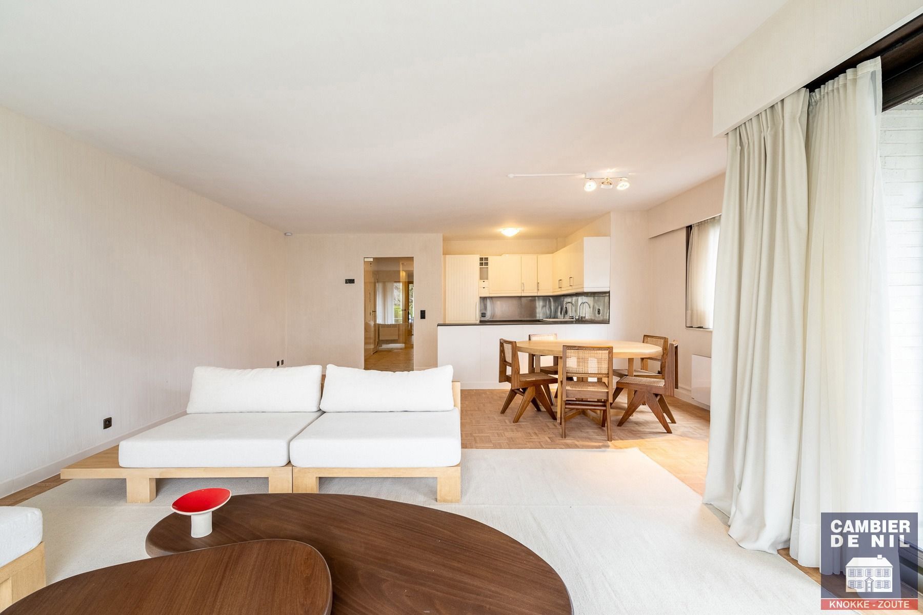 Ruim, ongemeubeld hoekappartement nabij het Albertplein  foto 4