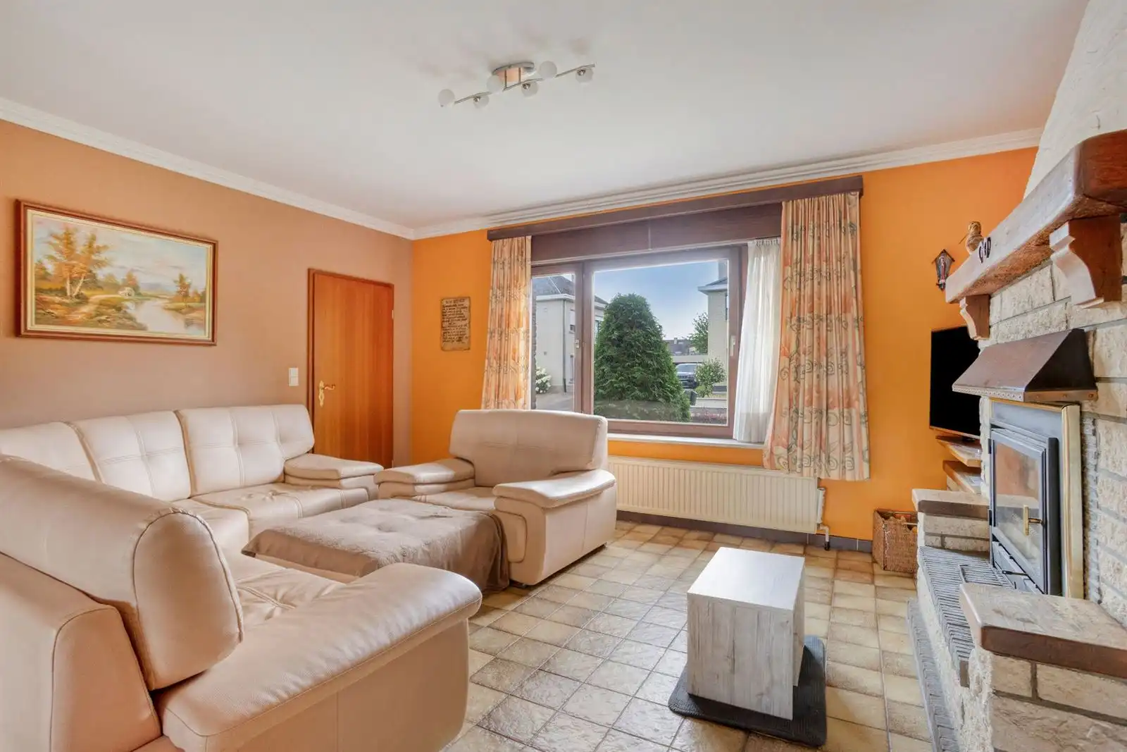 Woning te koop met 3 slaapkamers en ruime zolder foto 6