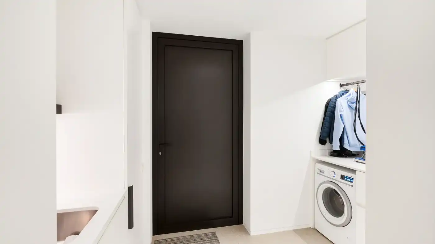 Perfect georiënteerde villa met zwembad voorzien van een duurzame luxeafwerking foto 16