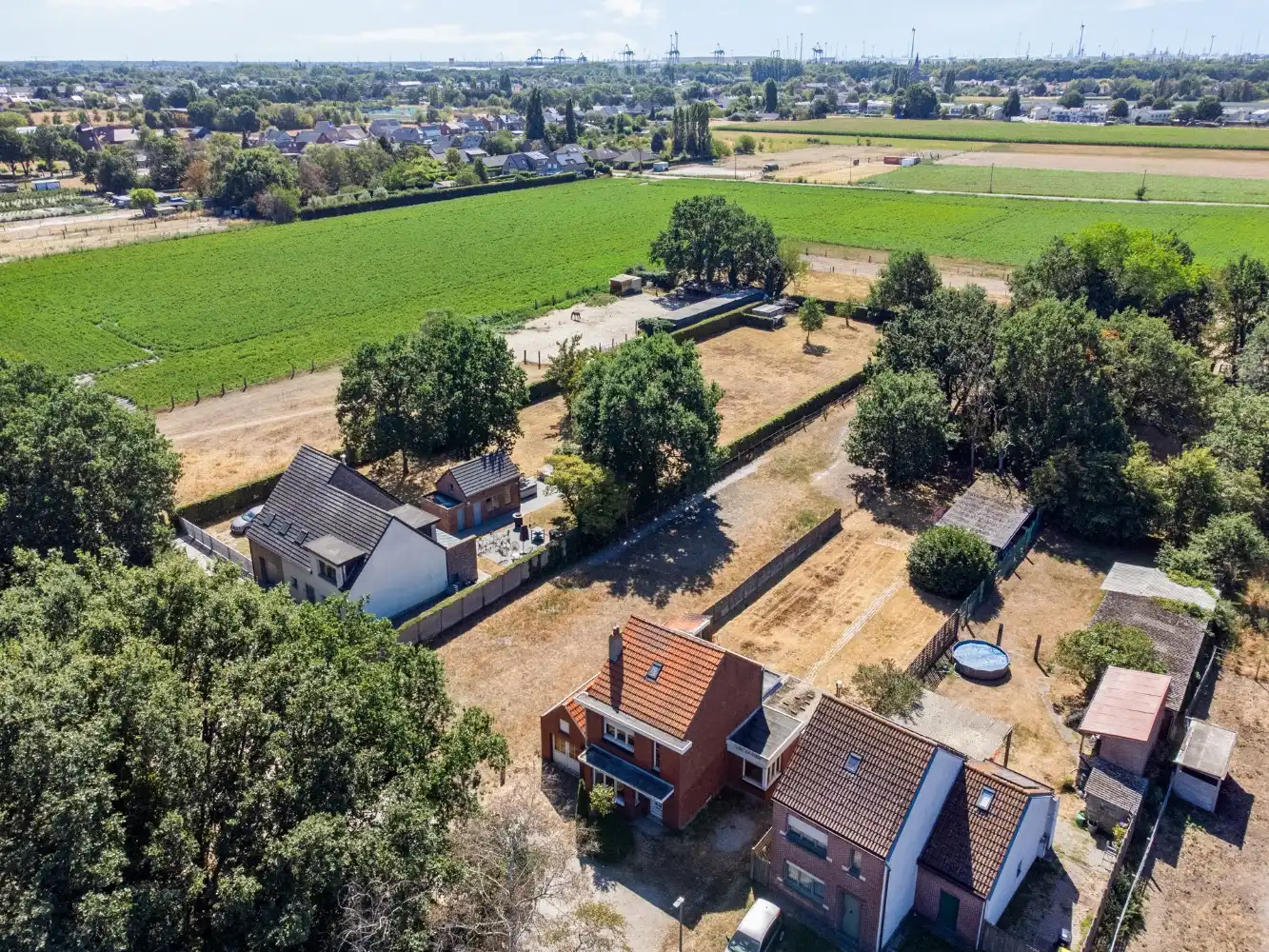 Charmante, te renoveren woning met 2 slpk., garage en tuin foto 34