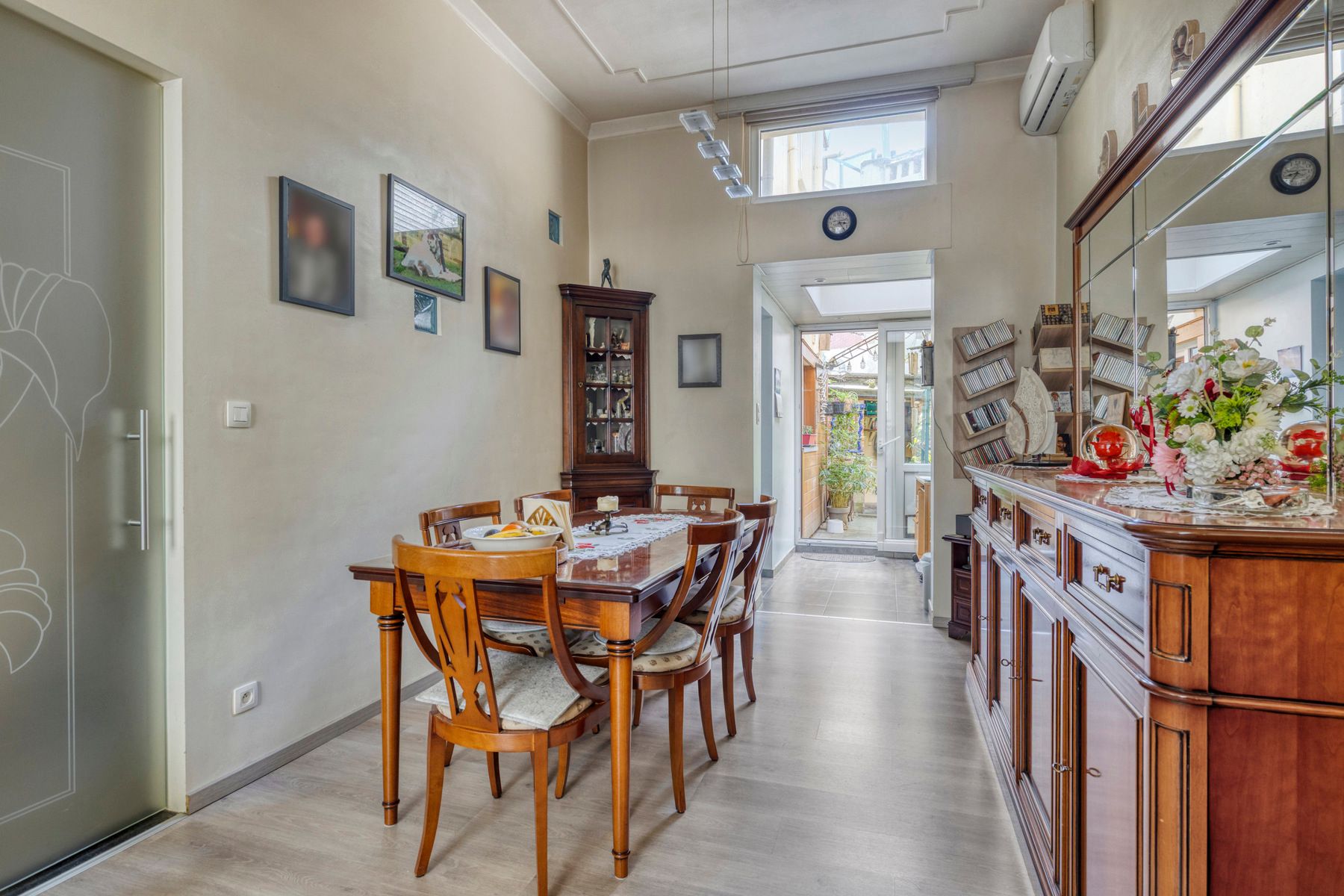 Ruime woning met 6 slaapkamers. foto 5