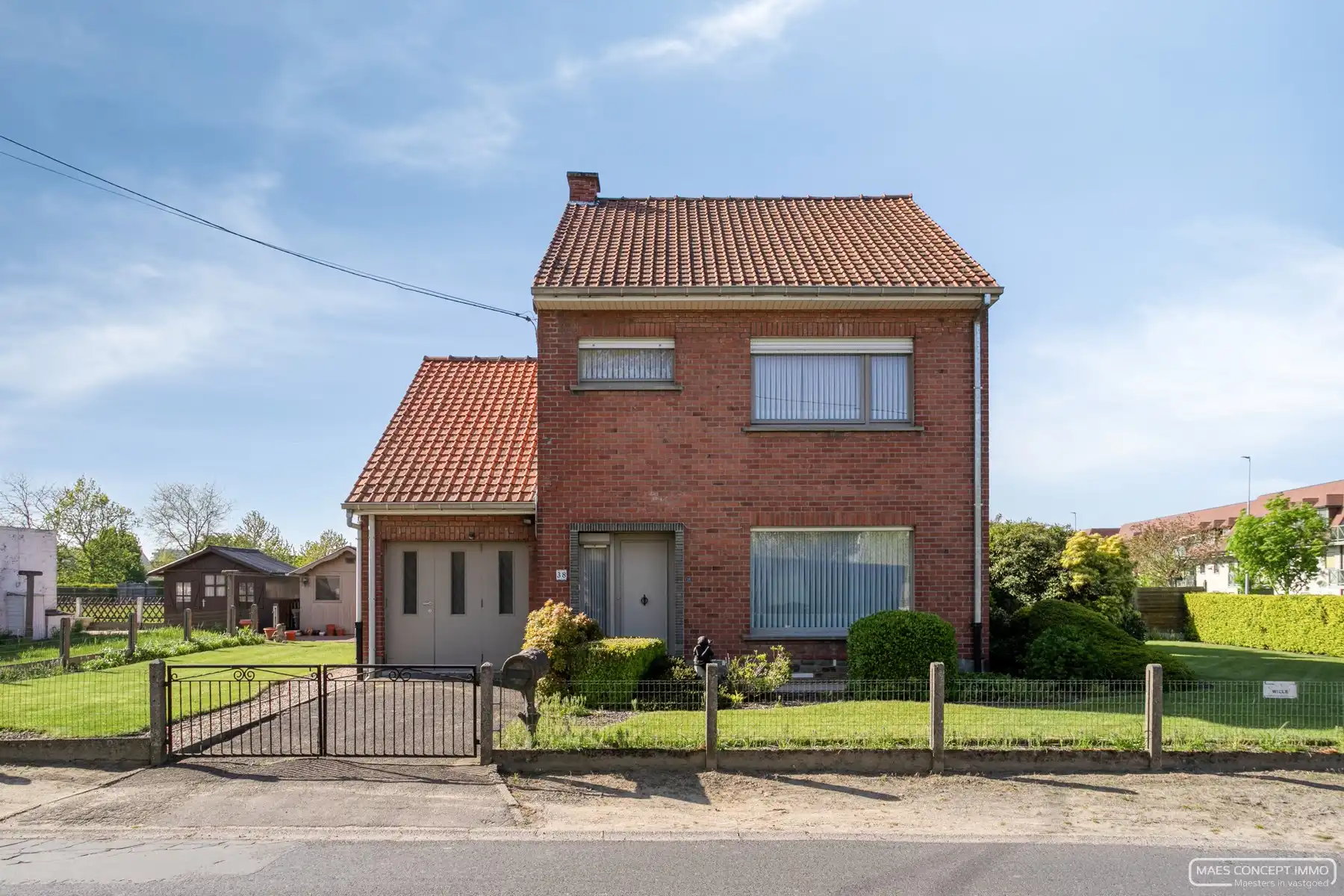 Charmante alleenstaande woning in villawijk Waregem, op wandelafstand van het centrum foto 3