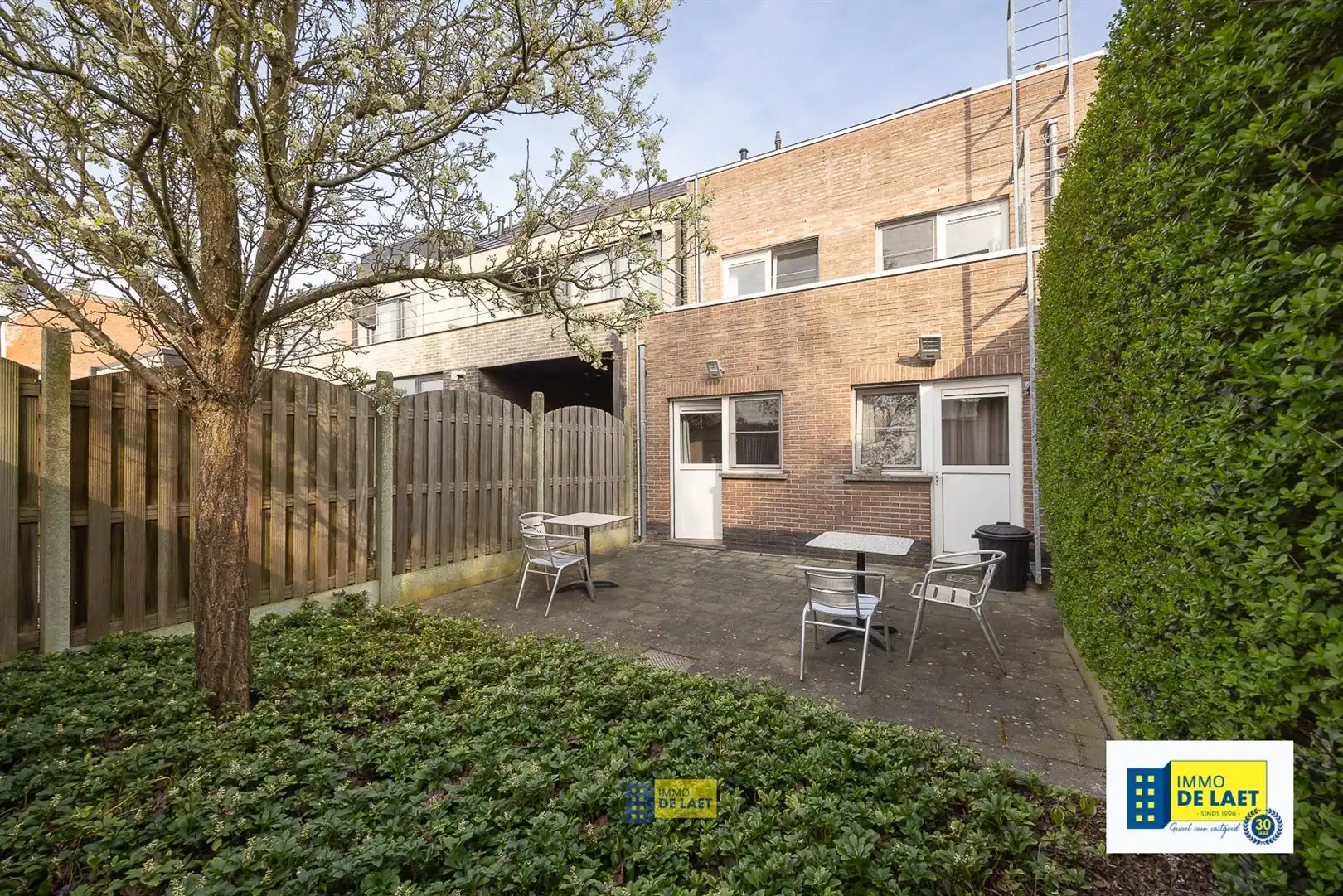 Opbrengsteigendom met 9 vergunde studio's foto 36