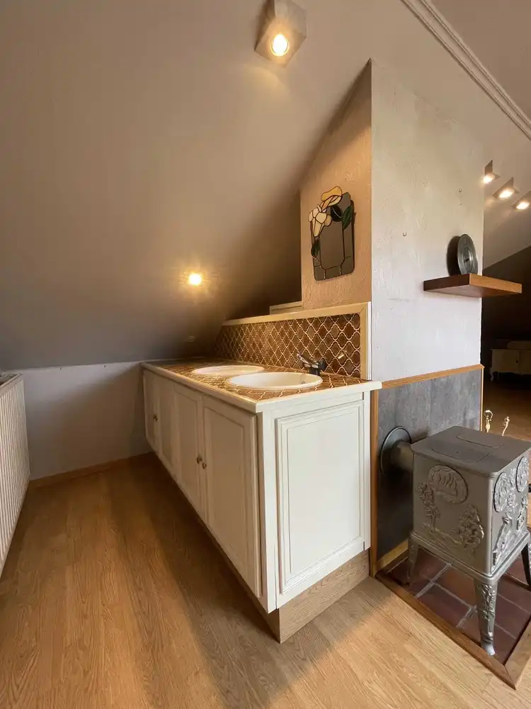 Charmante woning met grote tuin foto 22