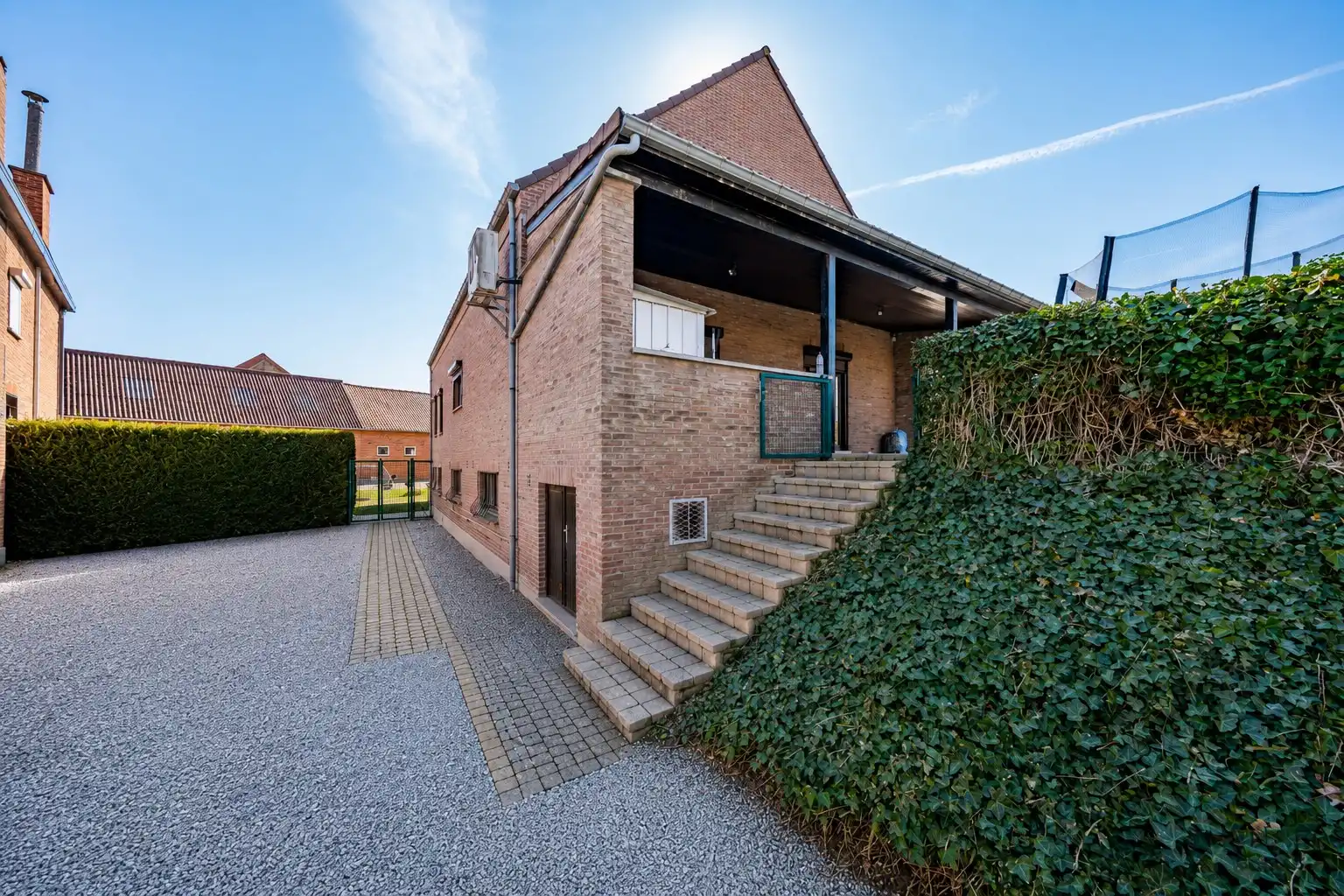Ruime woning met tal van mogelijkheden op een strategische locatie in Sint-Truiden. foto 27