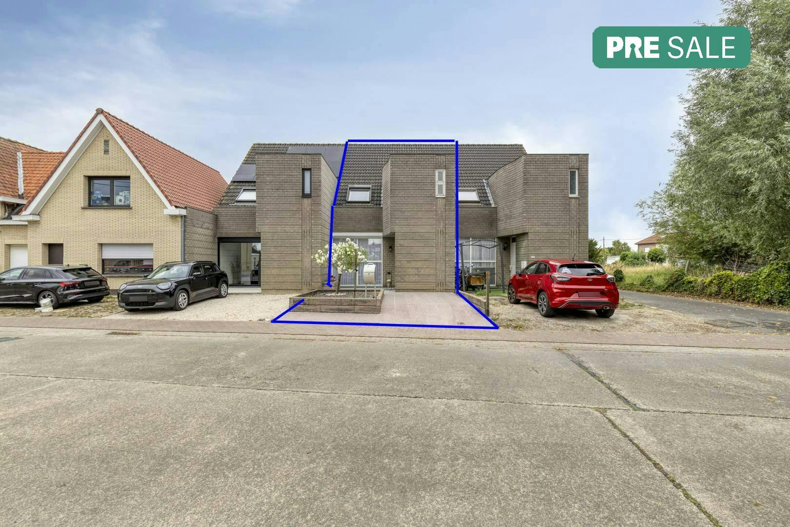Hoofdfoto van de publicatie: Knusse woning met dubbele garage en uitweg achteraan te Gavere
