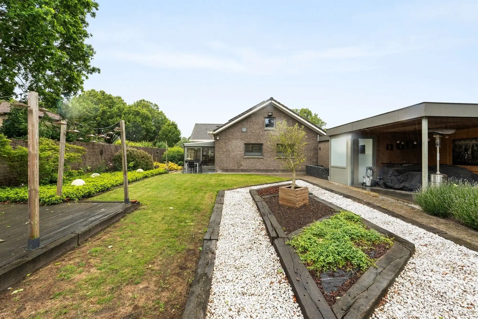 Ruime woning op royaal perceel van 1.014m² met 3 slaapkamers en geniettuin foto 25