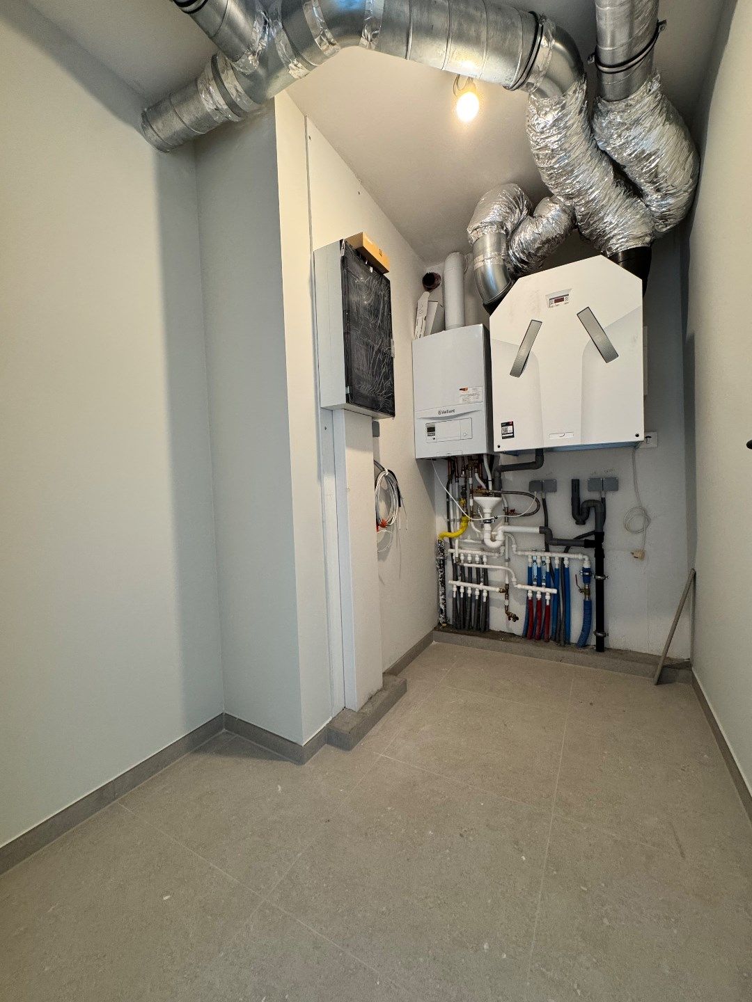 Uniek nieuwbouw appartement met 2 slaapkamers en veel zonlicht te Eernegem foto 9