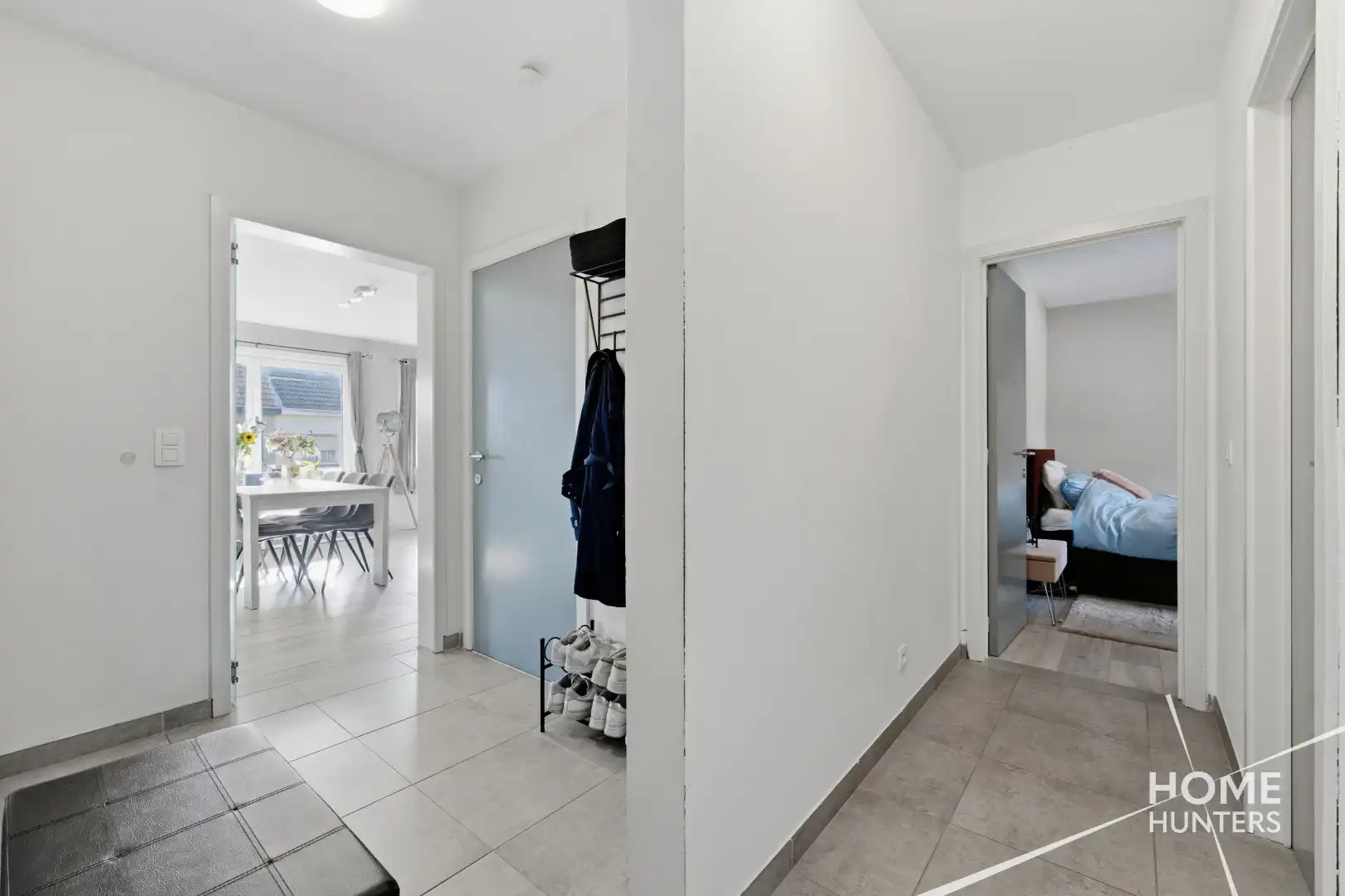 LICHTRIJK EN GERENOVEERD 3-SLAAPKAMERAPPARTEMENT OP CENTRALE LIGGING IN OUDENBURG foto 3