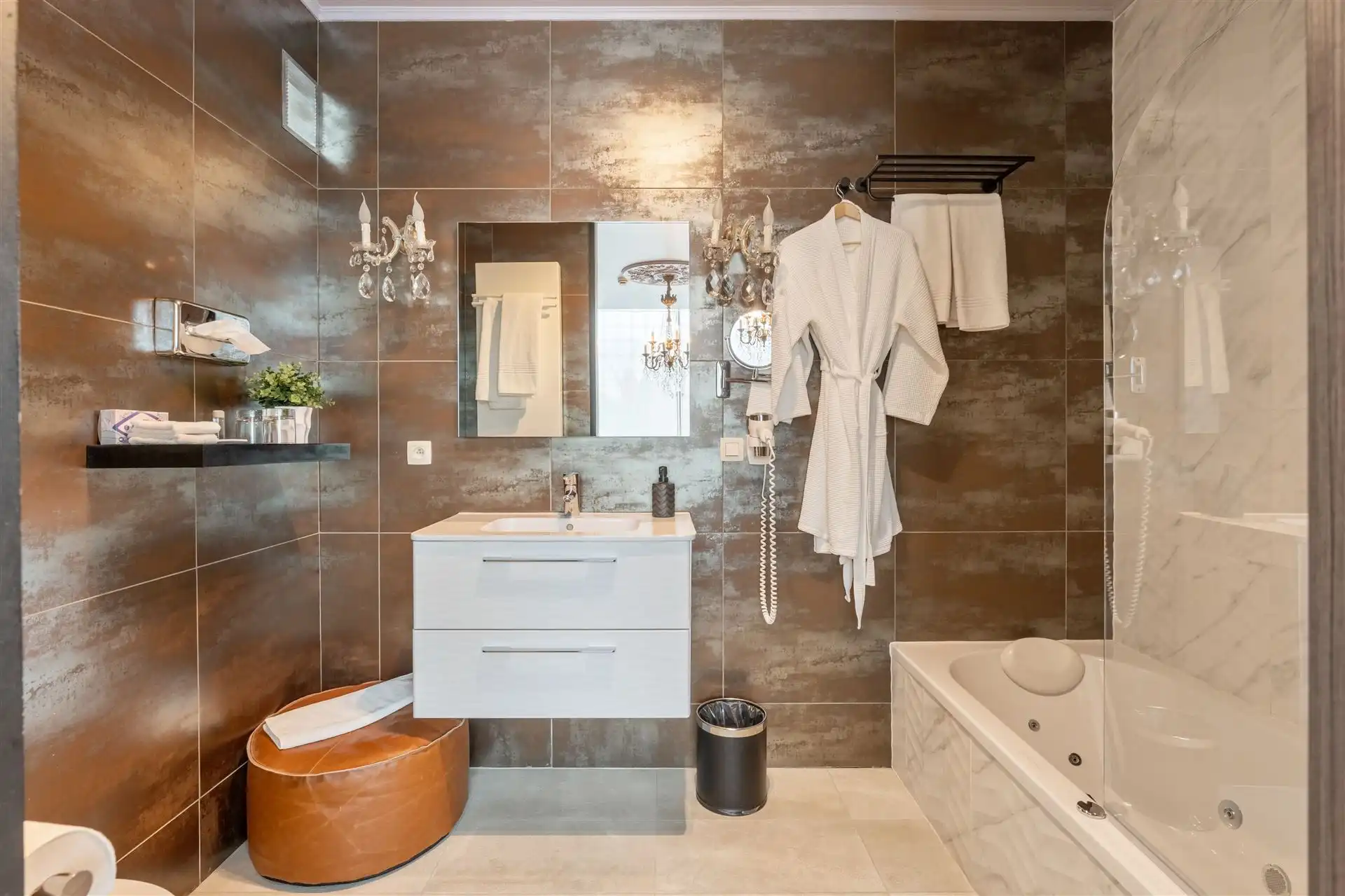 Herenhuis met B&B en wellness. foto 18