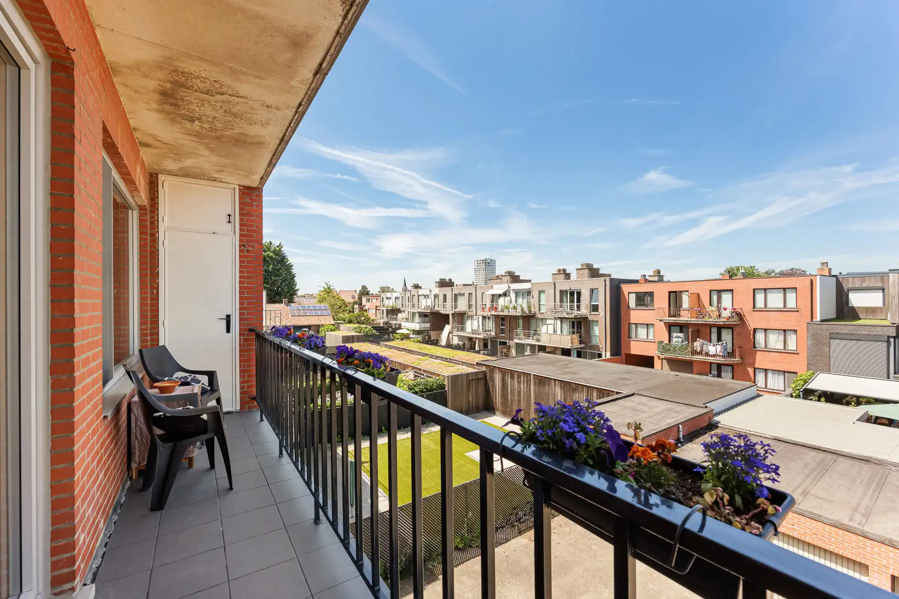 Totaal gerenoveerd appartement (99m²) met 2 slaapkamers en terras. foto 13