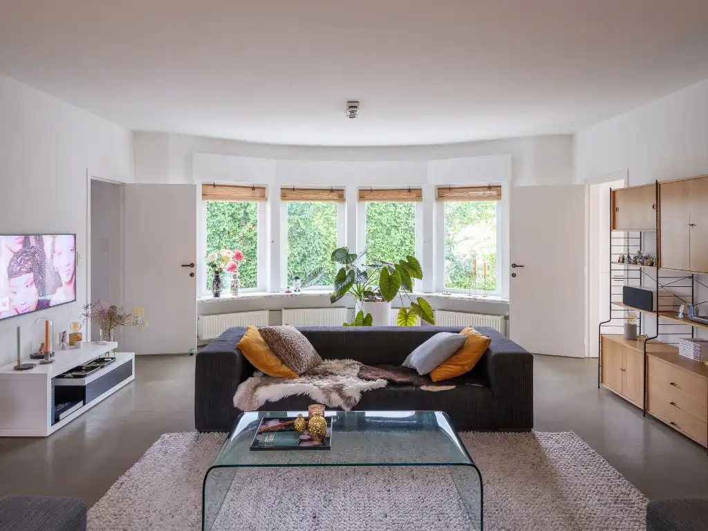 Karaktervolle woning met polyvalente achterbouw en aangename tuin in Westrem. foto 6