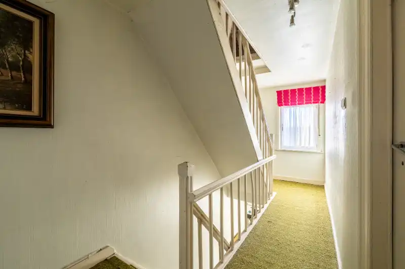 Halfopen woning met uitweg in centrum Ingelmunster. foto 9