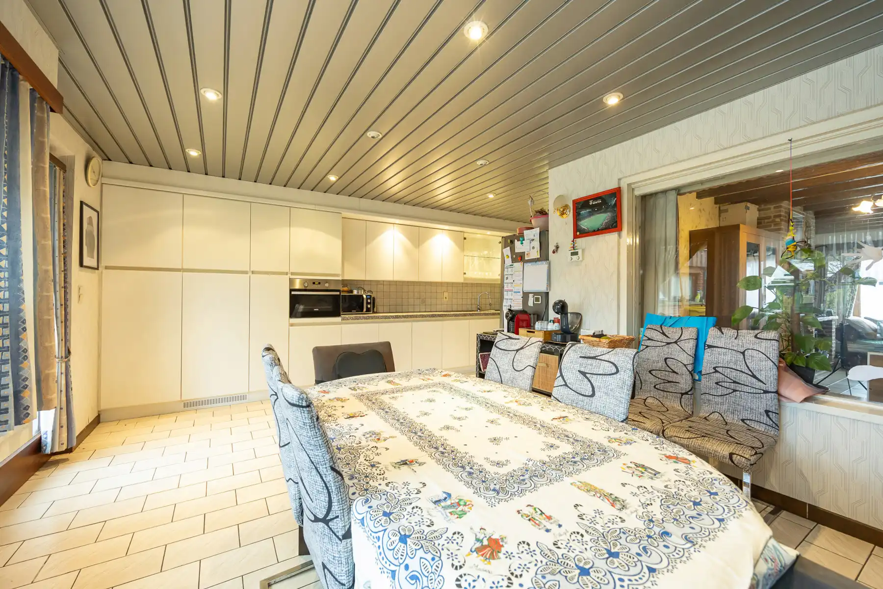 Charmante woning met drie slaapkamers. foto 13