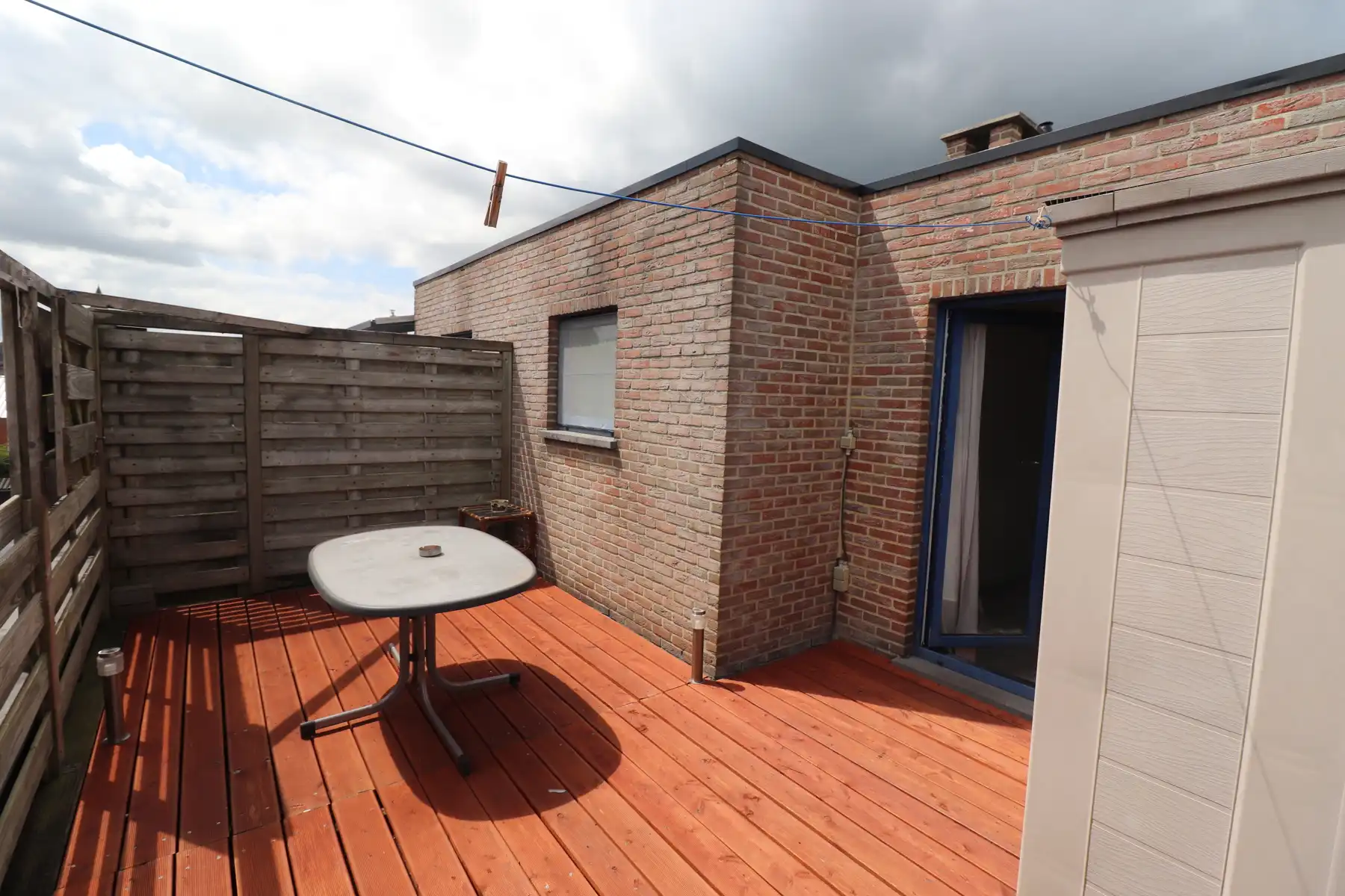 Appartement op de 2de verdieping links met terras en garage. foto 10