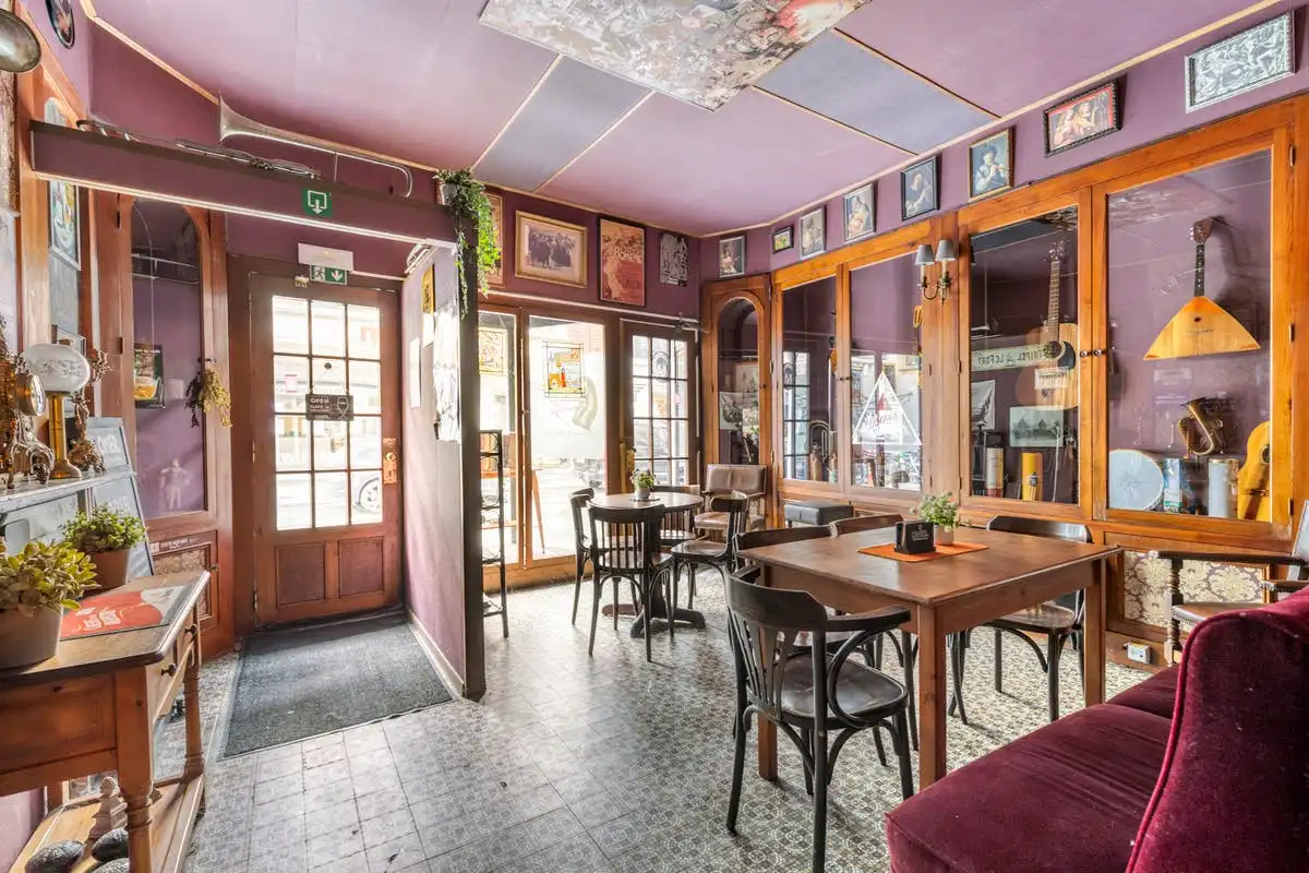 Opbrengsteigendom met renovatiepotentieel op toplocatie in Kortrijk foto 2