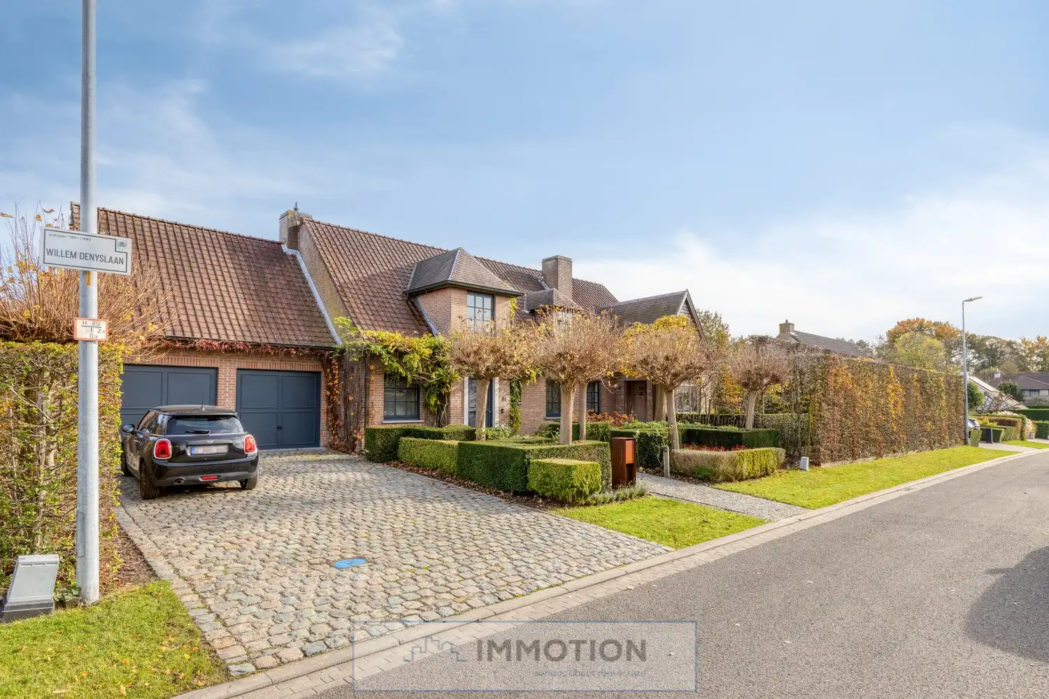 Ruime villa met 6 slaapkamers op mooi perceel in villawijk te Marke foto 2