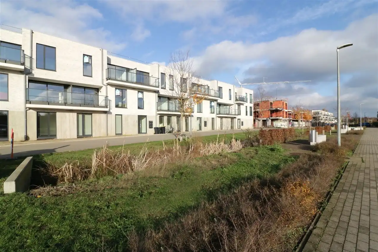 Zonnig appartement, zuidterras, twee slpk, autostaanplaats op gunstige locatie foto 35