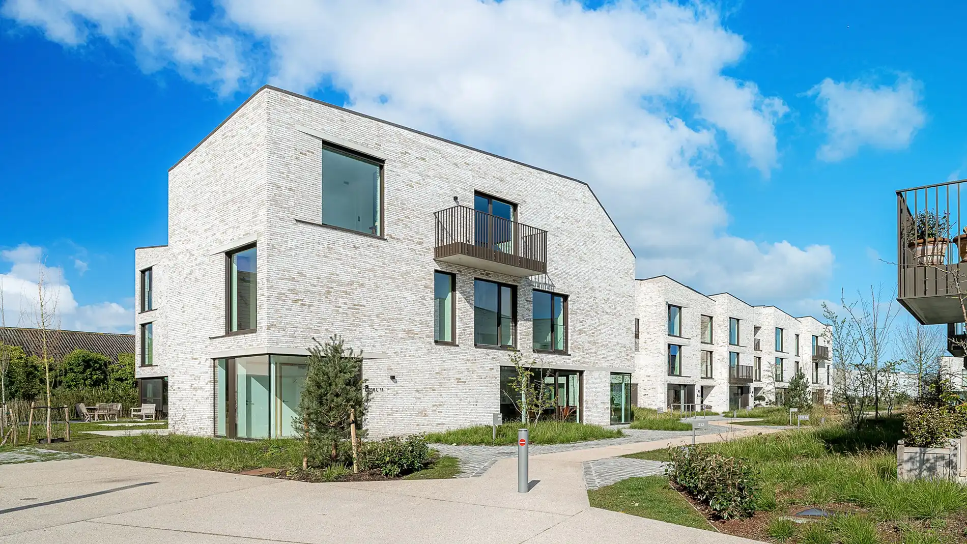 Exclusief verblijf met lift, terrassen en uitzonderlijke volumes in een groene-autovrije verkaveling te Knokke. foto 24