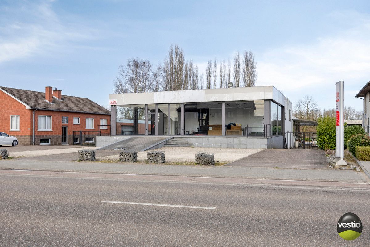 MULTIFUNCTIONEEL HANDELSPAND MET CONCIERGESTUDIO OP 19A82CA TE BEVERST. foto 4