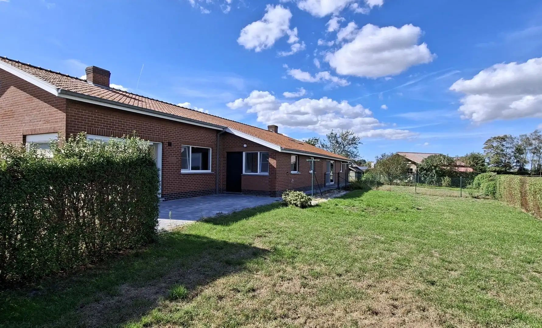 Ruime, landelijk gelegen woning met 3 slaapkamers en tal van mogelijkheden! foto 4