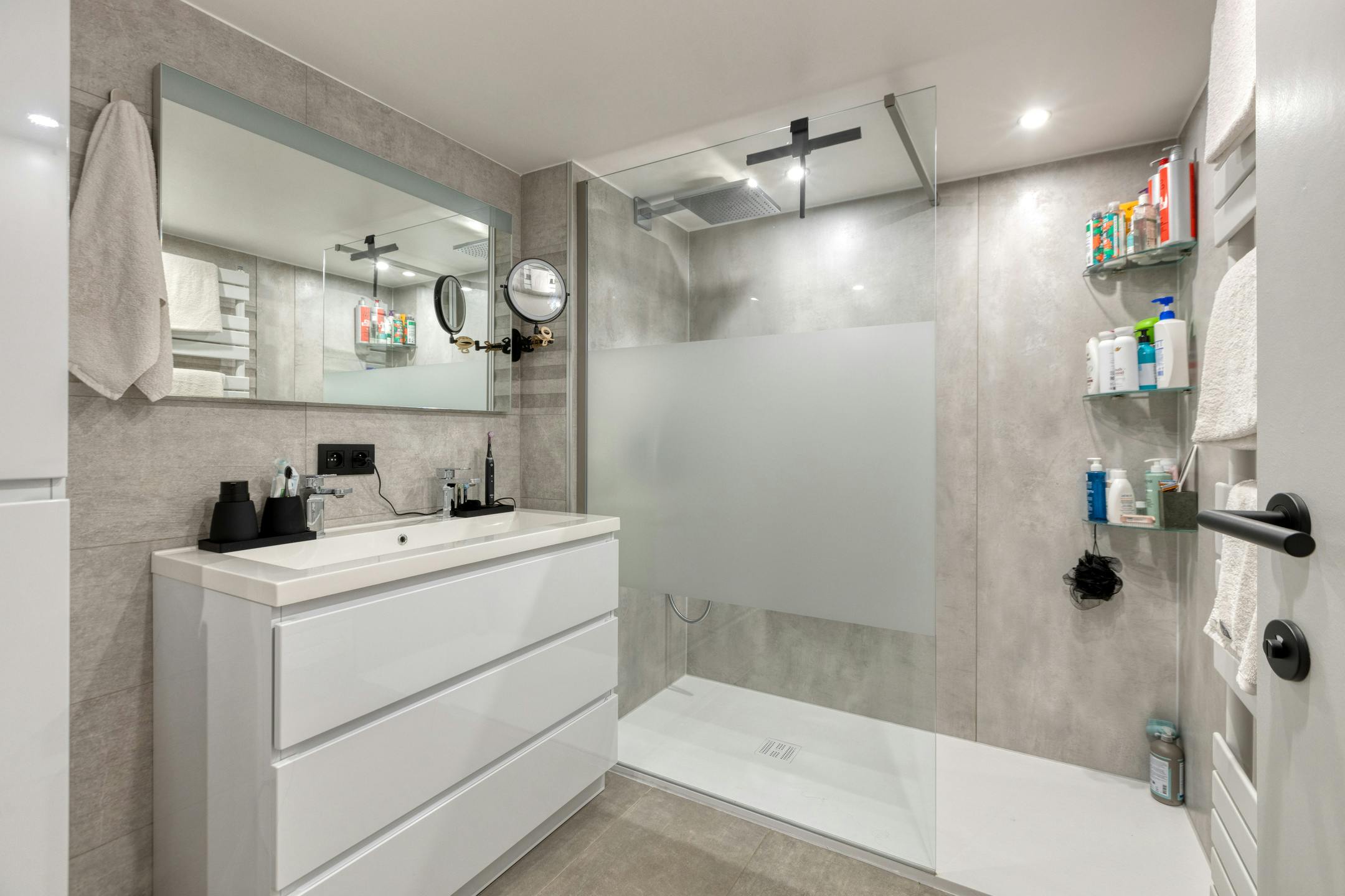 Energiezuinige woning met tuintje te koop in Maasmechelen foto 10