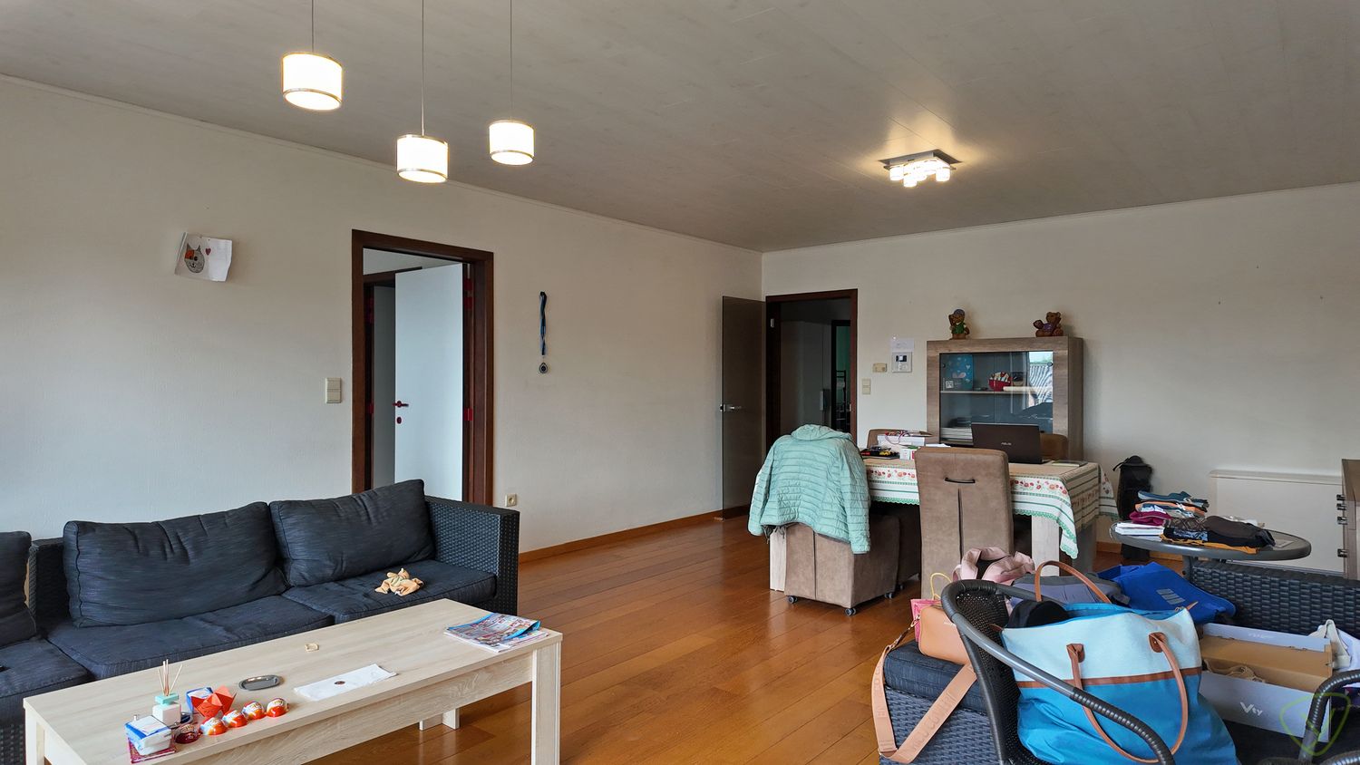 Instapklaar appartement met twee slaapkamers en parkeerplaats inbegrepen! foto 4