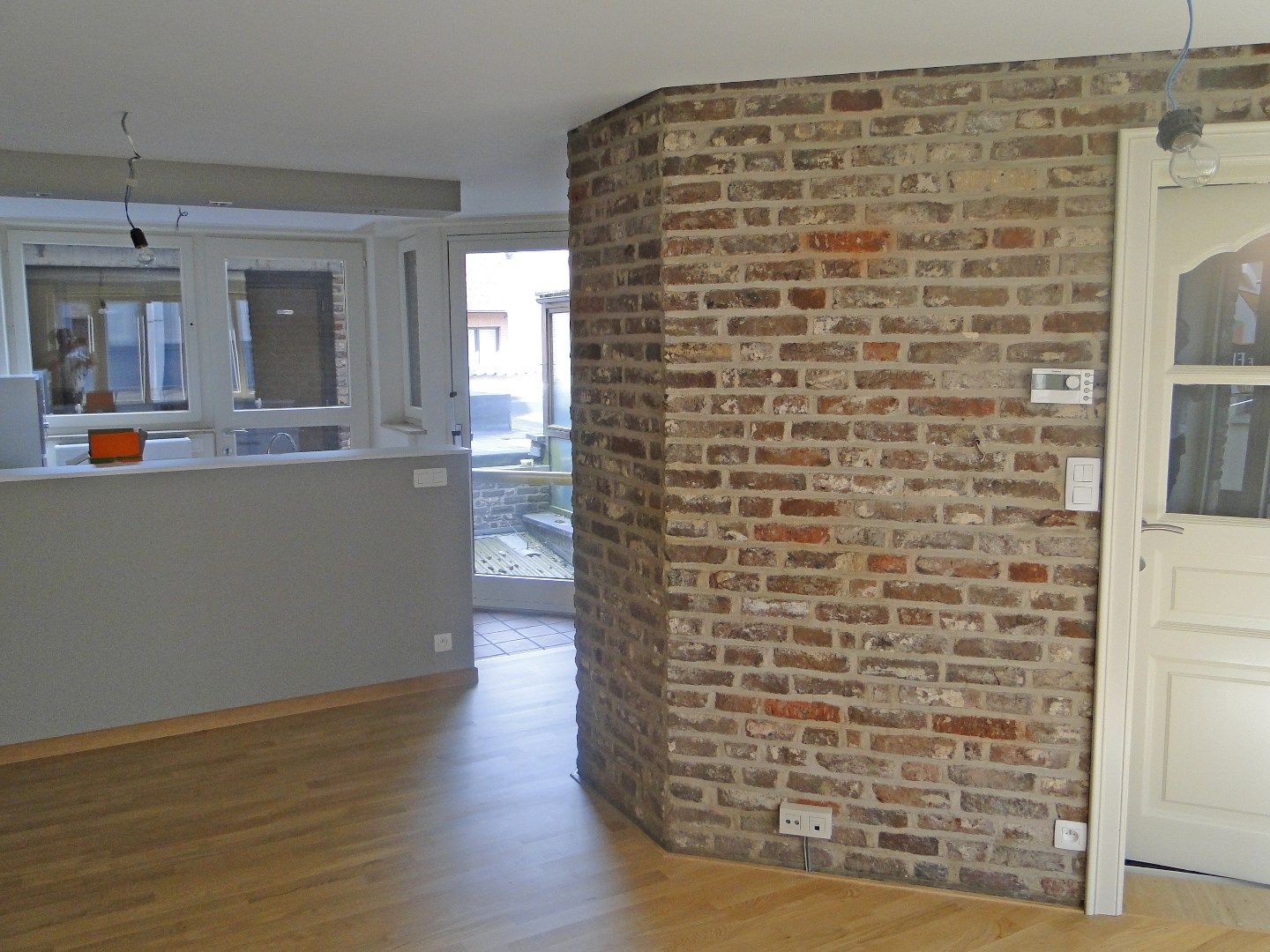 Gezellige studio met twee slaapkamers in hartje Maaseik foto 3