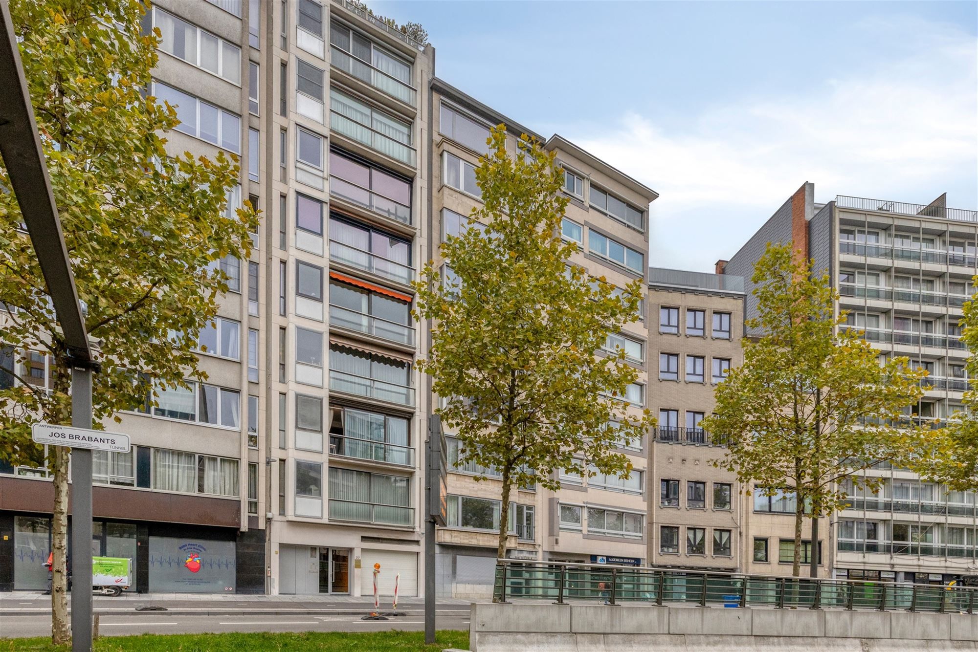 Appartement met 3 slaapkamers en terras in centrum Antwerpen foto {{pictureIndex}}