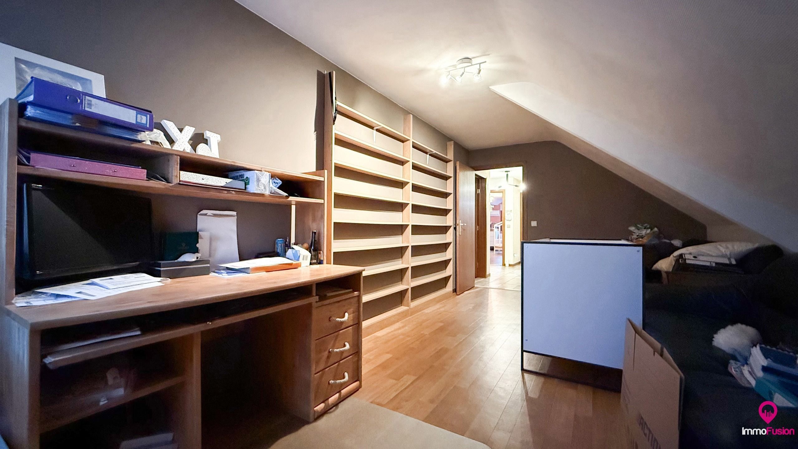 Woning 4 slpk met commerciële vergunning op centrale ligging foto 34