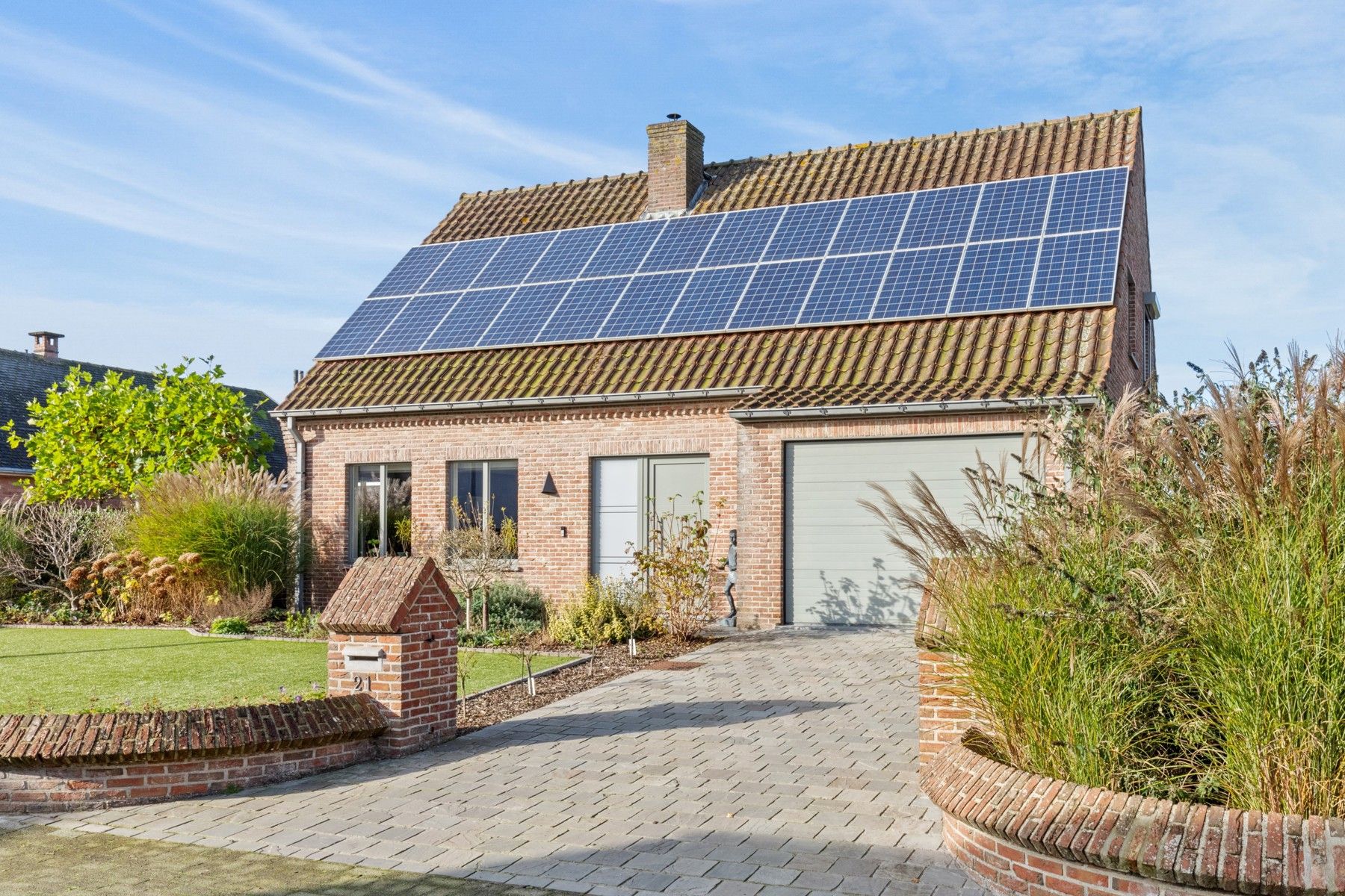 Charmante alleenstaande woning met ongelooflijke tuin foto {{pictureIndex}}