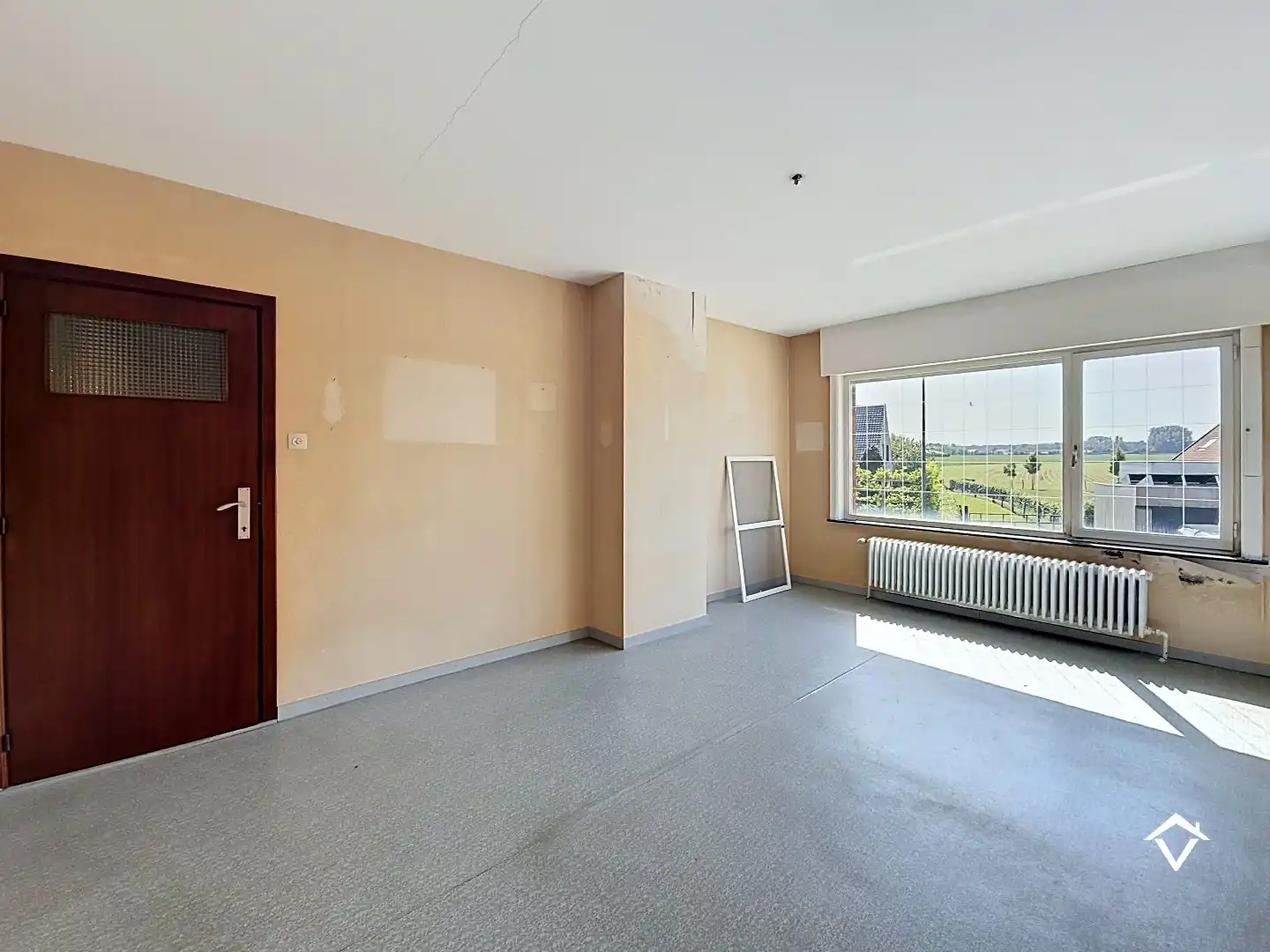 Gezinswoning met polyvalente ruimte, vijf slaapkamers en inpandige garage te Koekelare foto 15