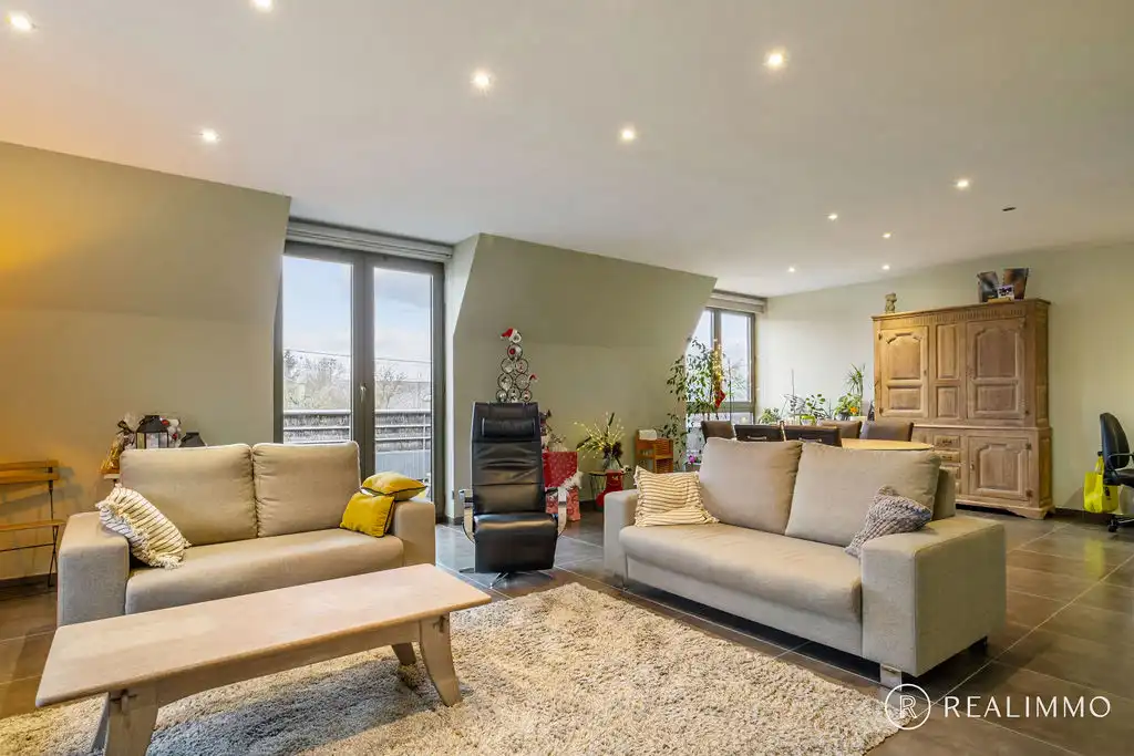 Luxueuze penthouse van 160 m² met 3 slaapkamers en parkting te Dottenijs! foto 4